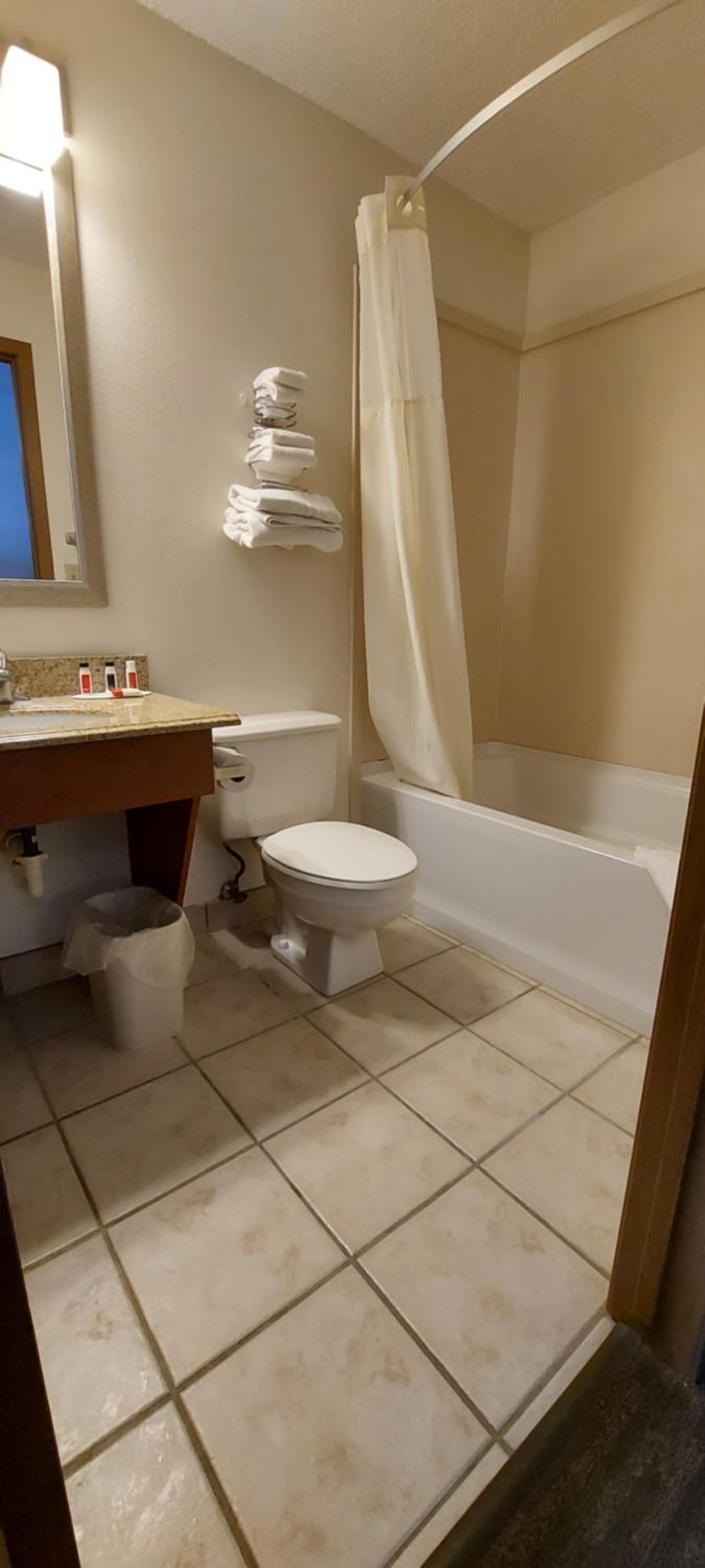 1 King Bed, Seconds Floor, Non-Smoking - Photo 5