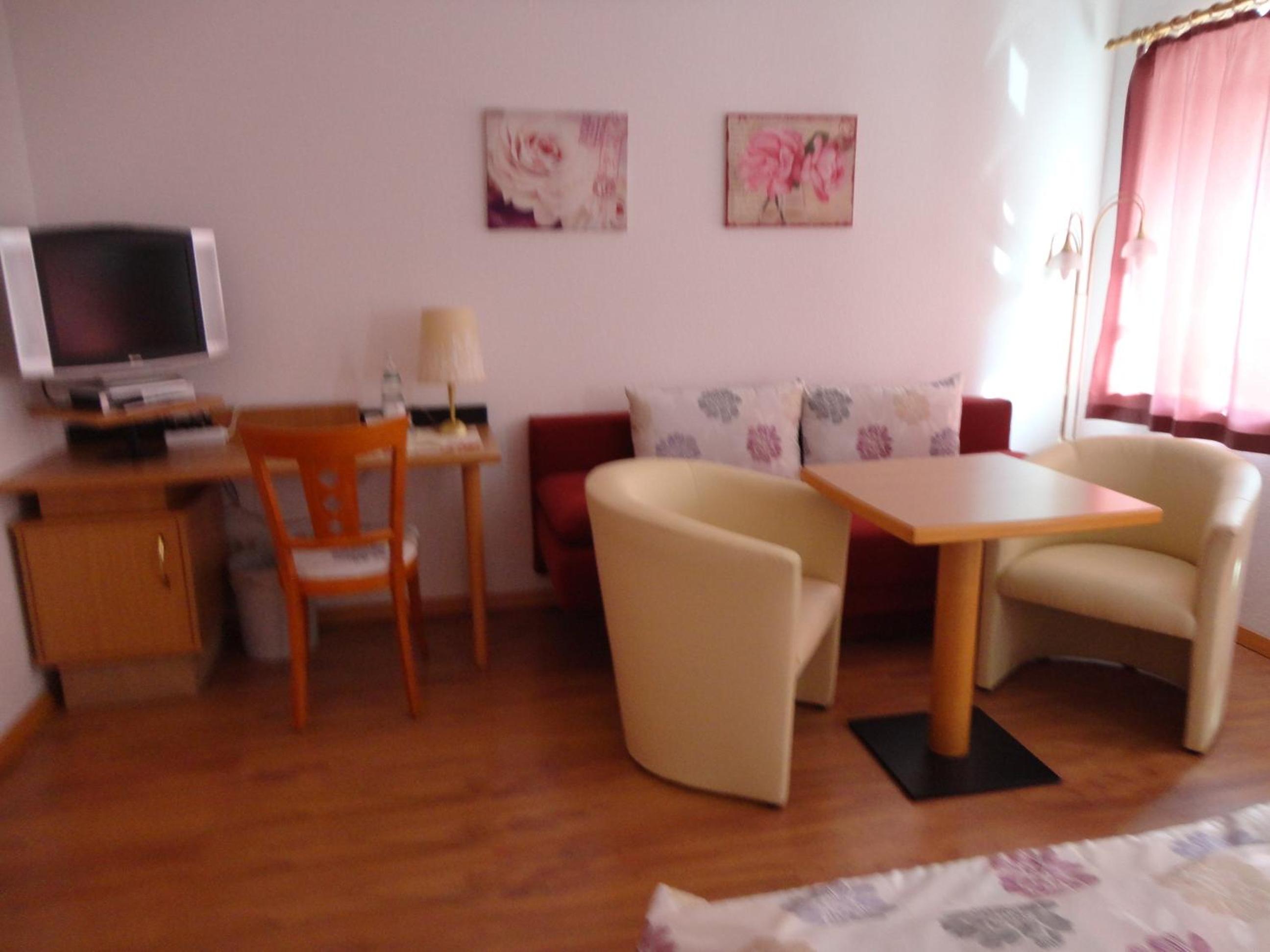 Double Room - Photo 12