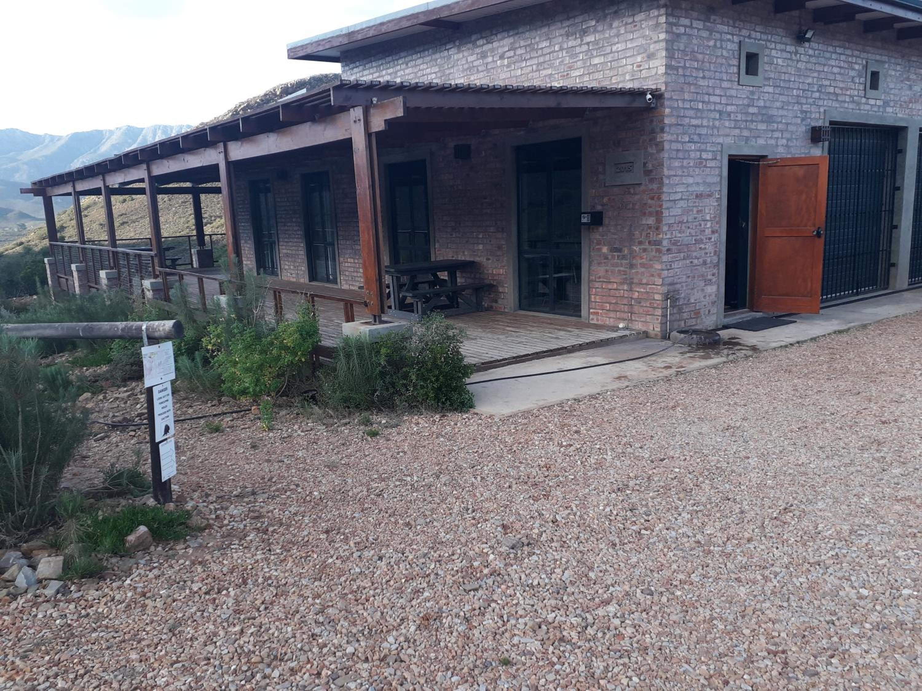 Two-Bedroom House - Photo 23
