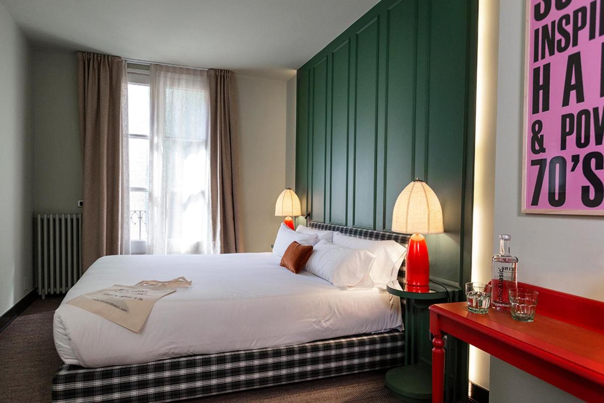 Deluxe Double Room with Balcony photo 2