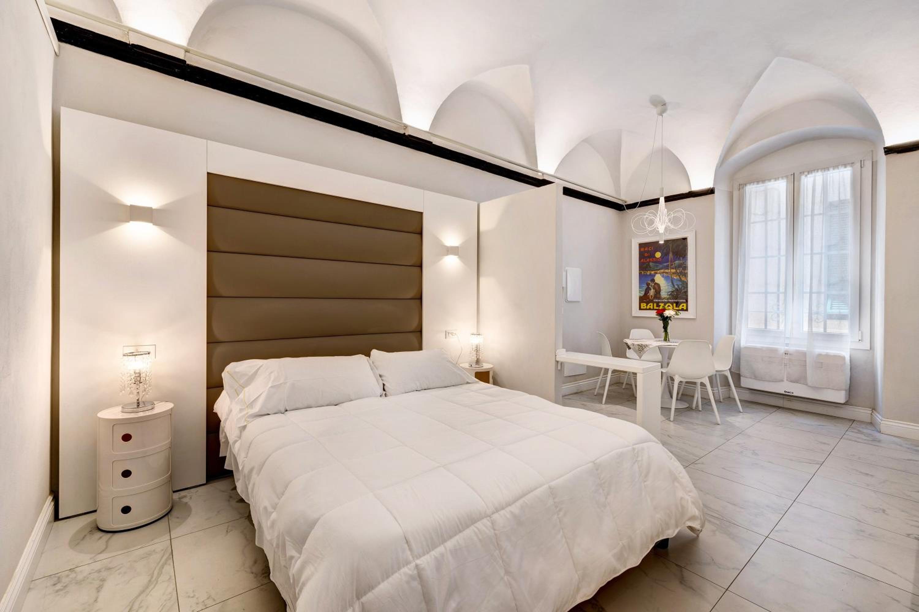 Superior One-Bedroom Apartment