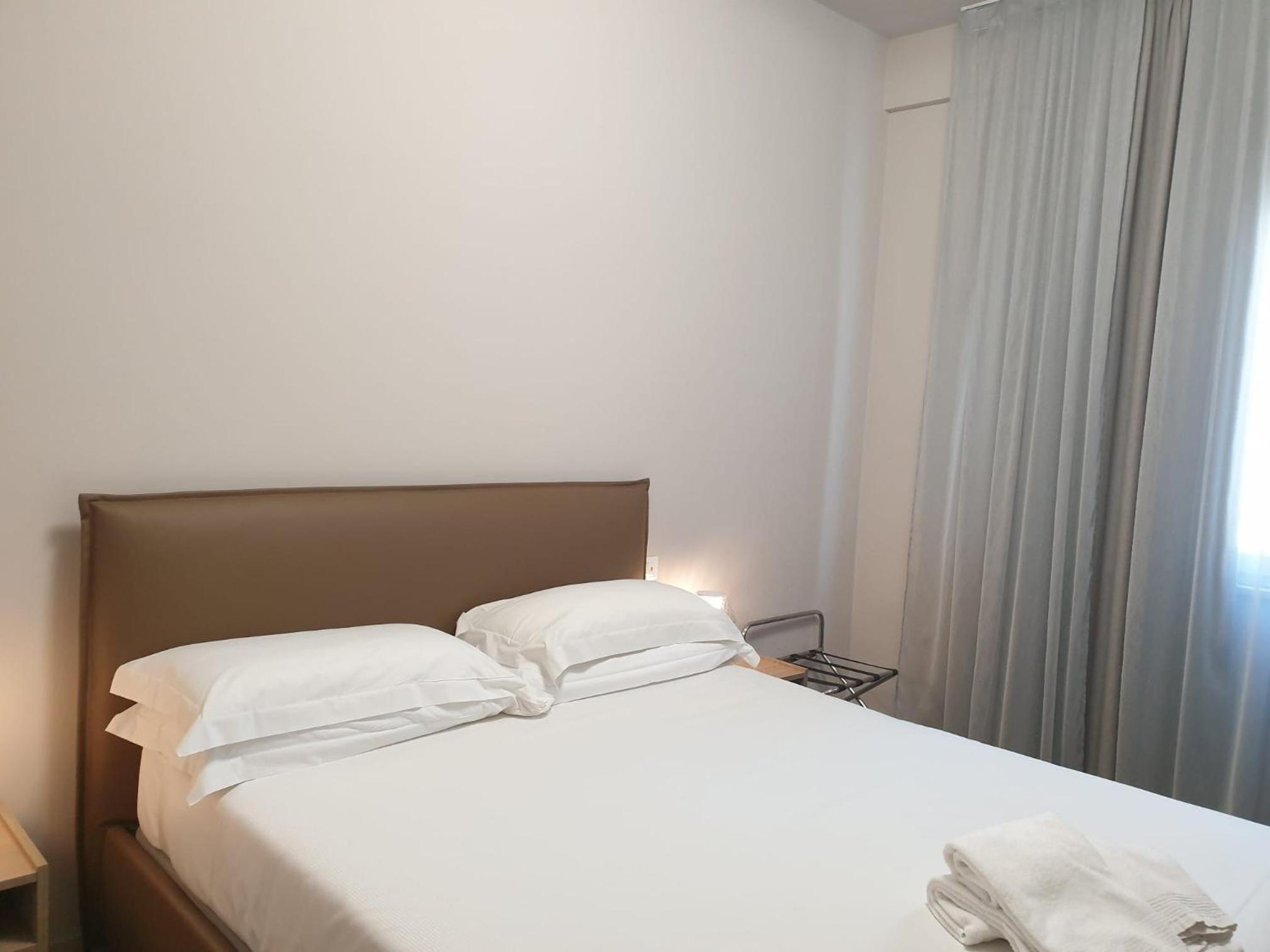 Economy Double Room - Photo 10