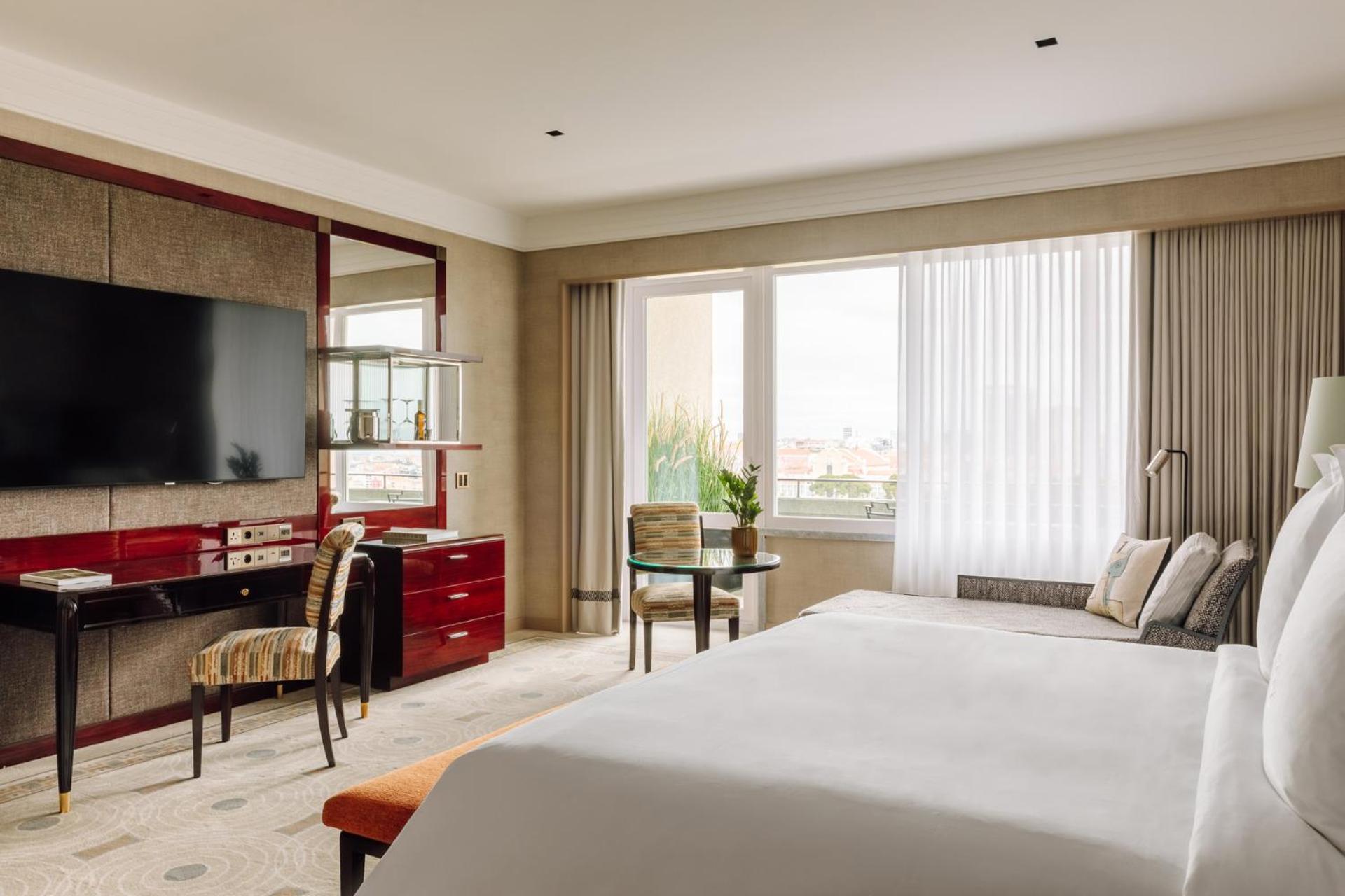 Deluxe Park View Room King - Photo 2