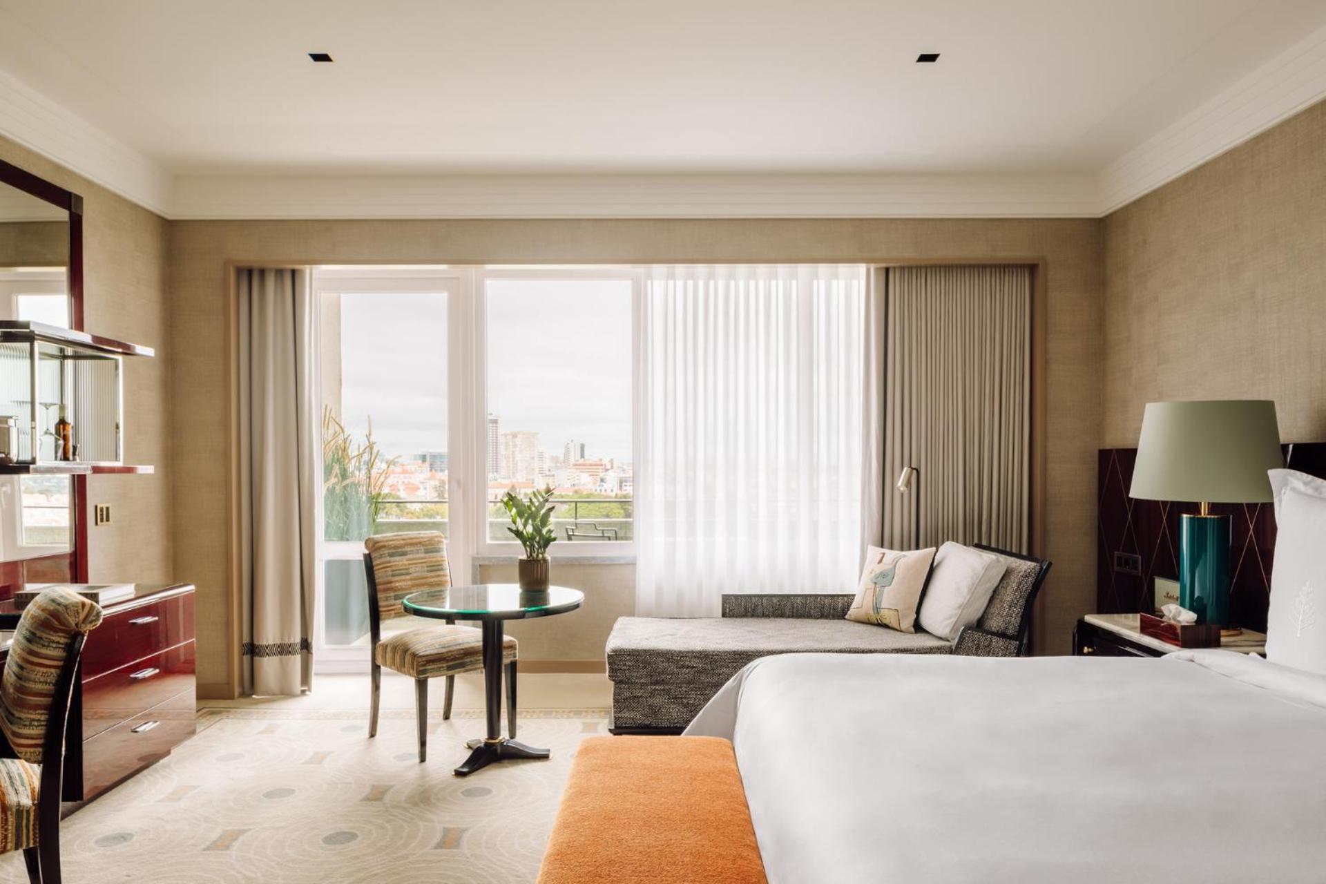 Deluxe Park View Room King - Photo 3