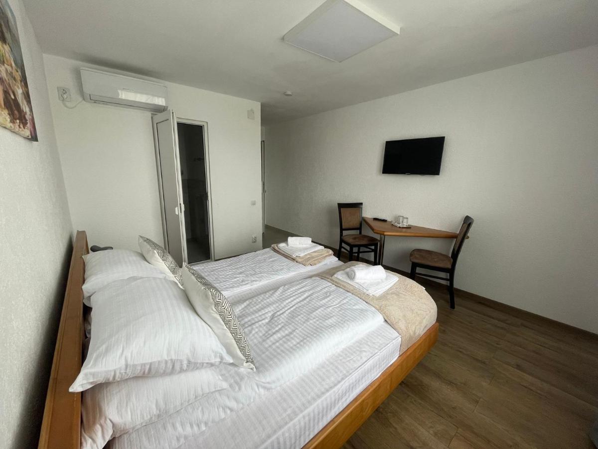 Double or Twin Room photo 1