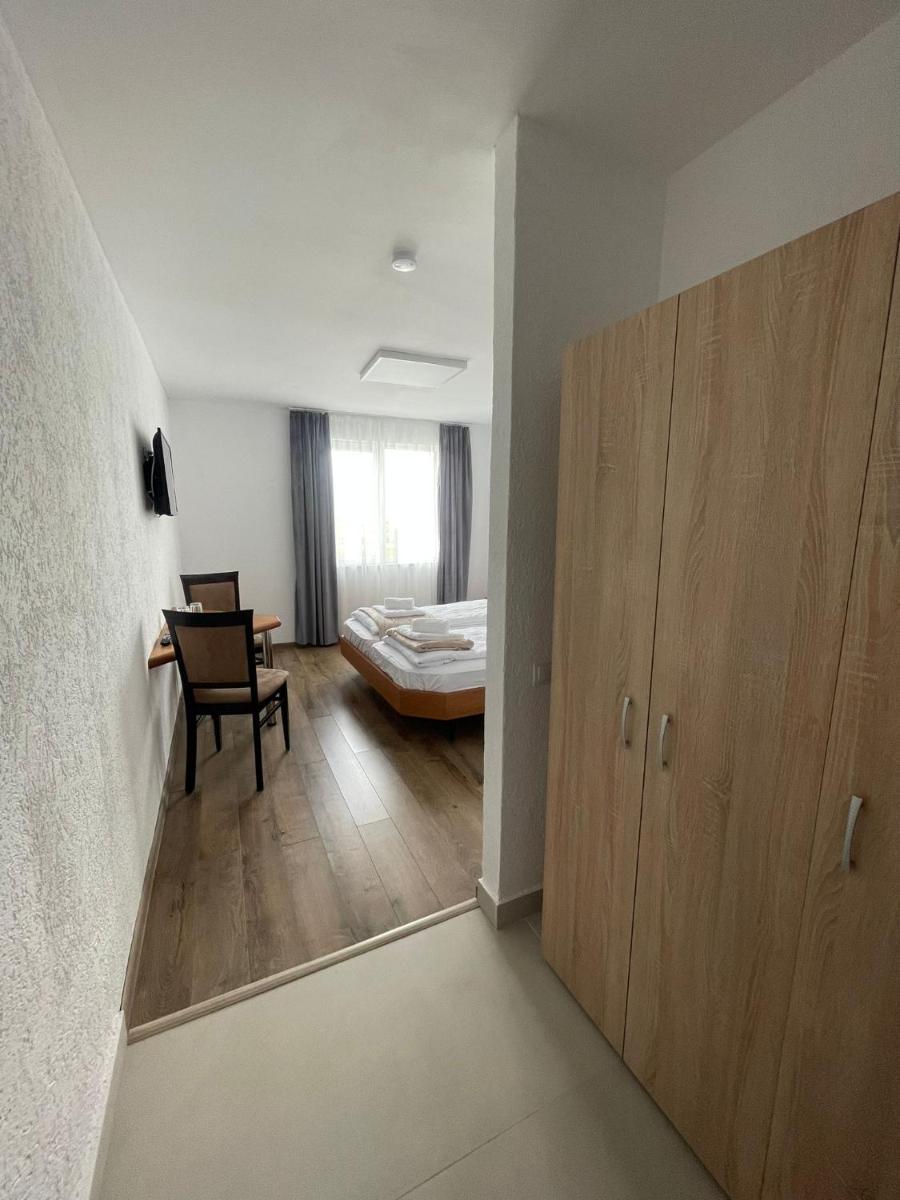 Double or Twin Room photo 2
