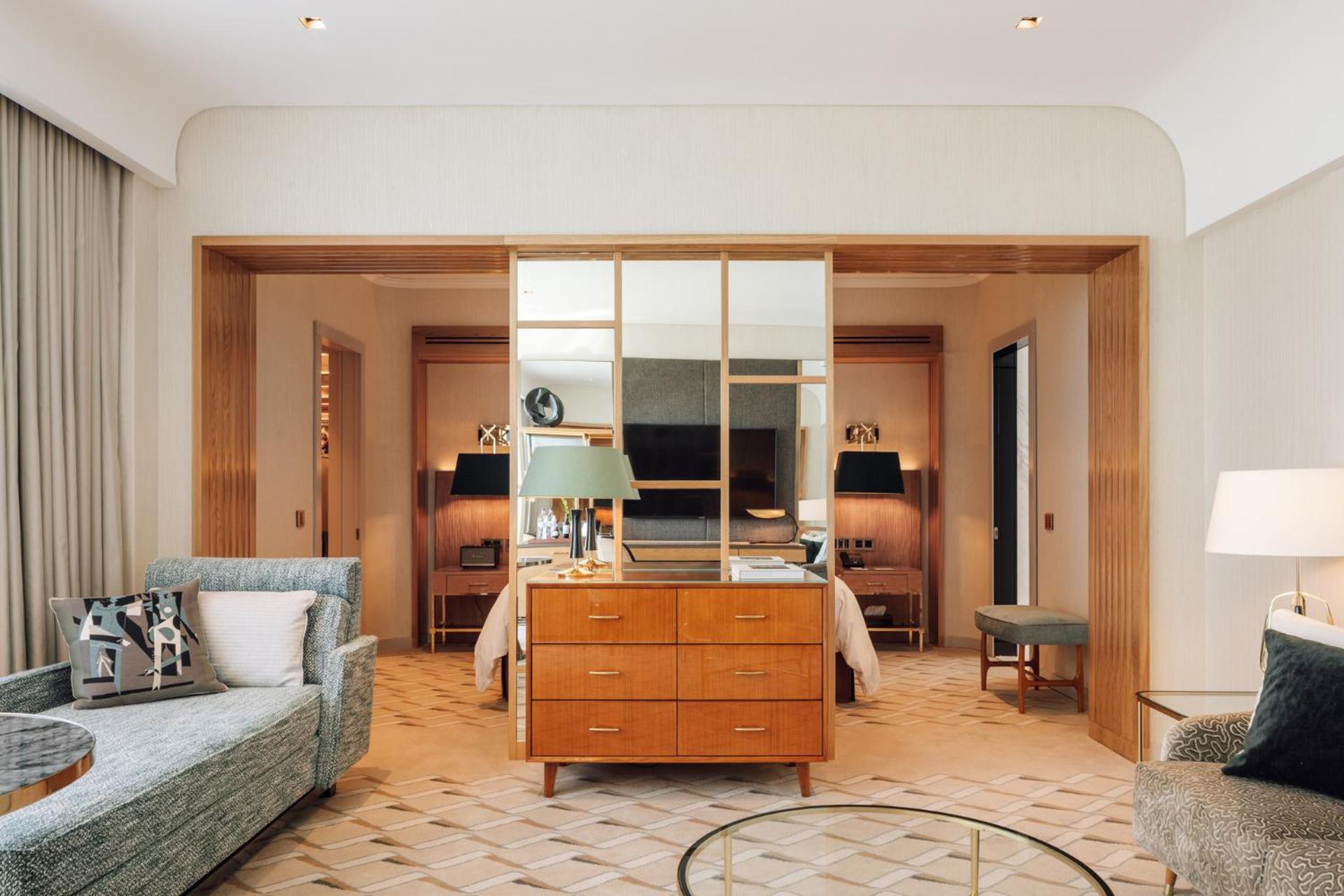 Studio Suite with One King Bed (Non Smoking)