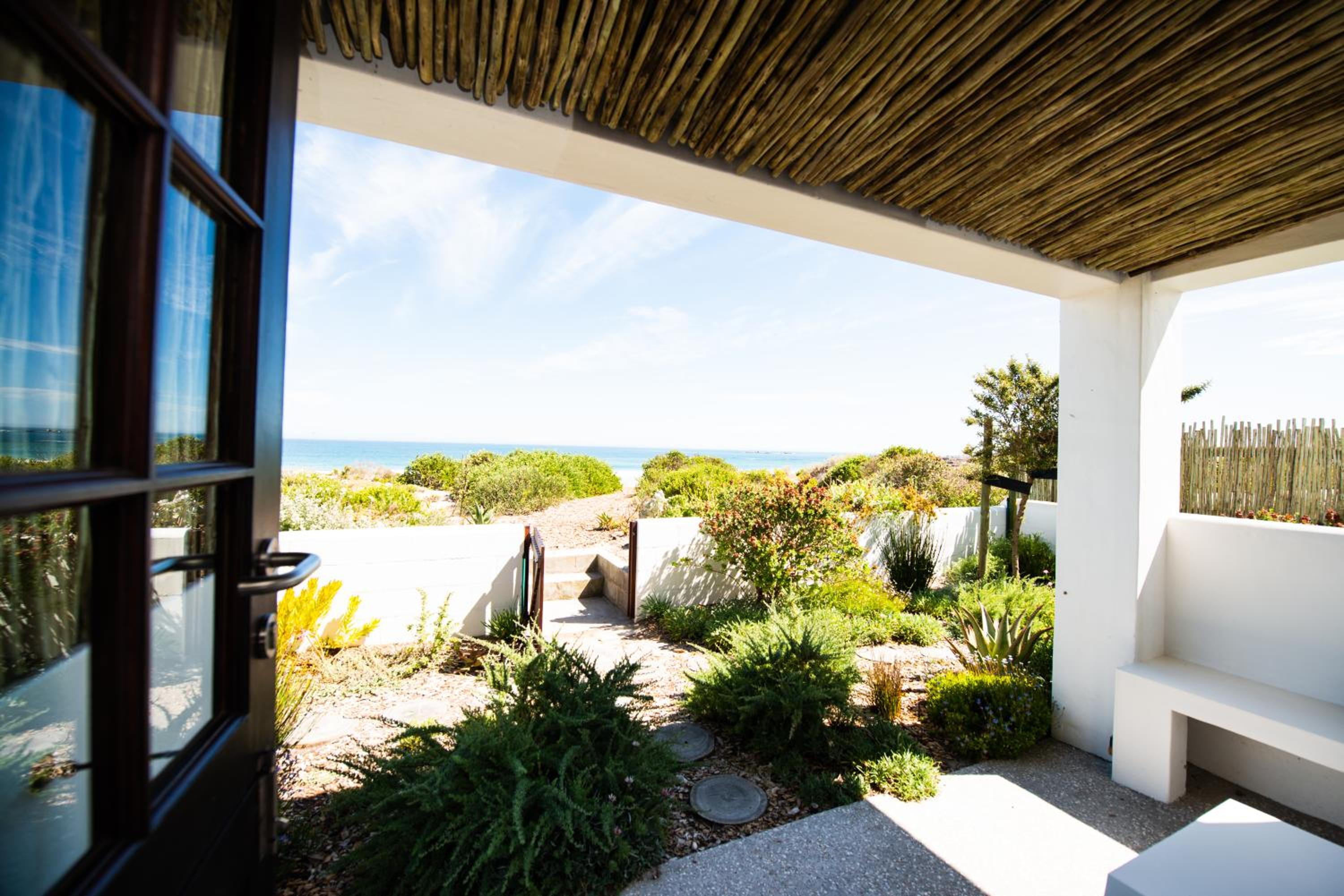 Twin Room with Sea View - Photo 7