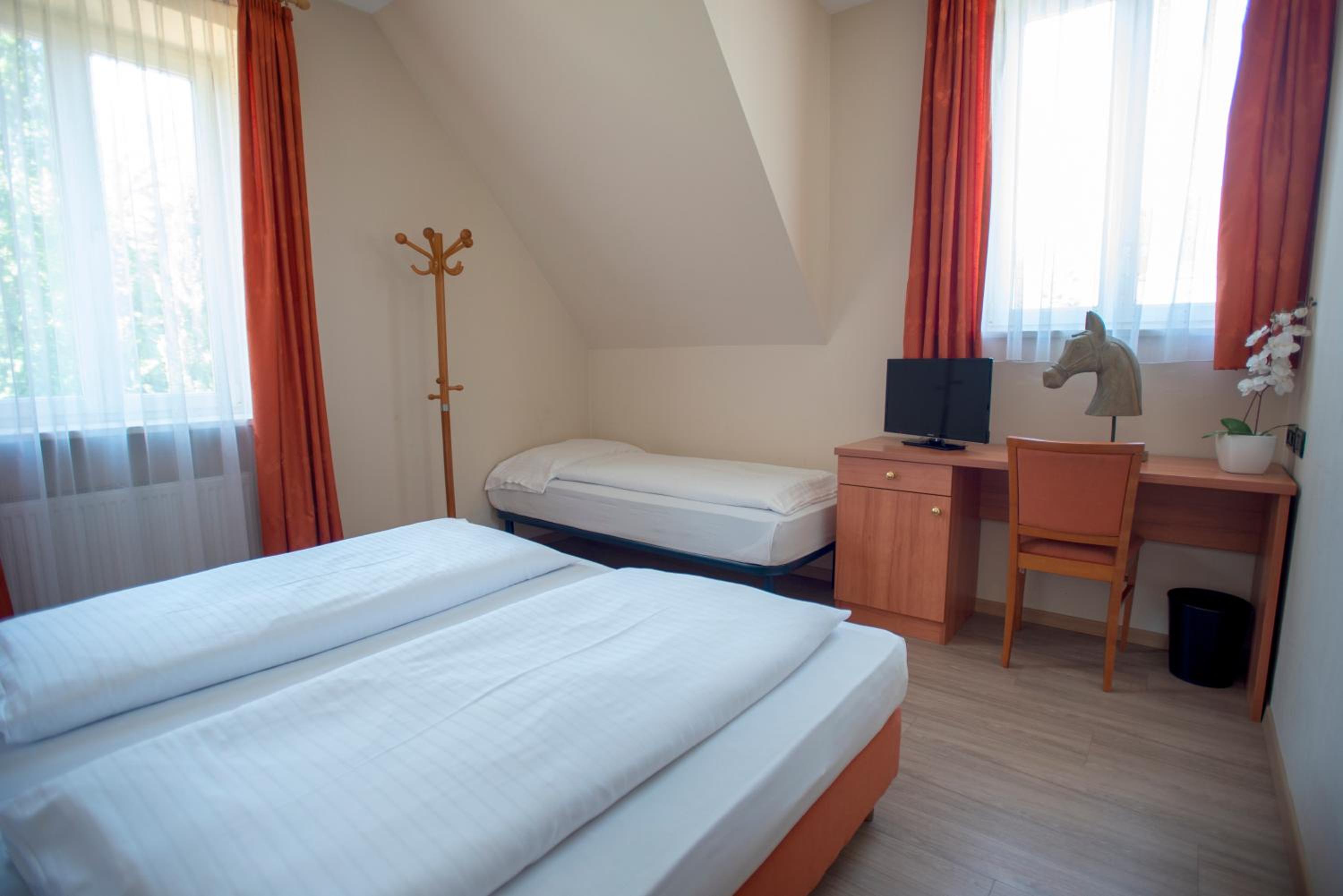 Triple Room - Photo 4