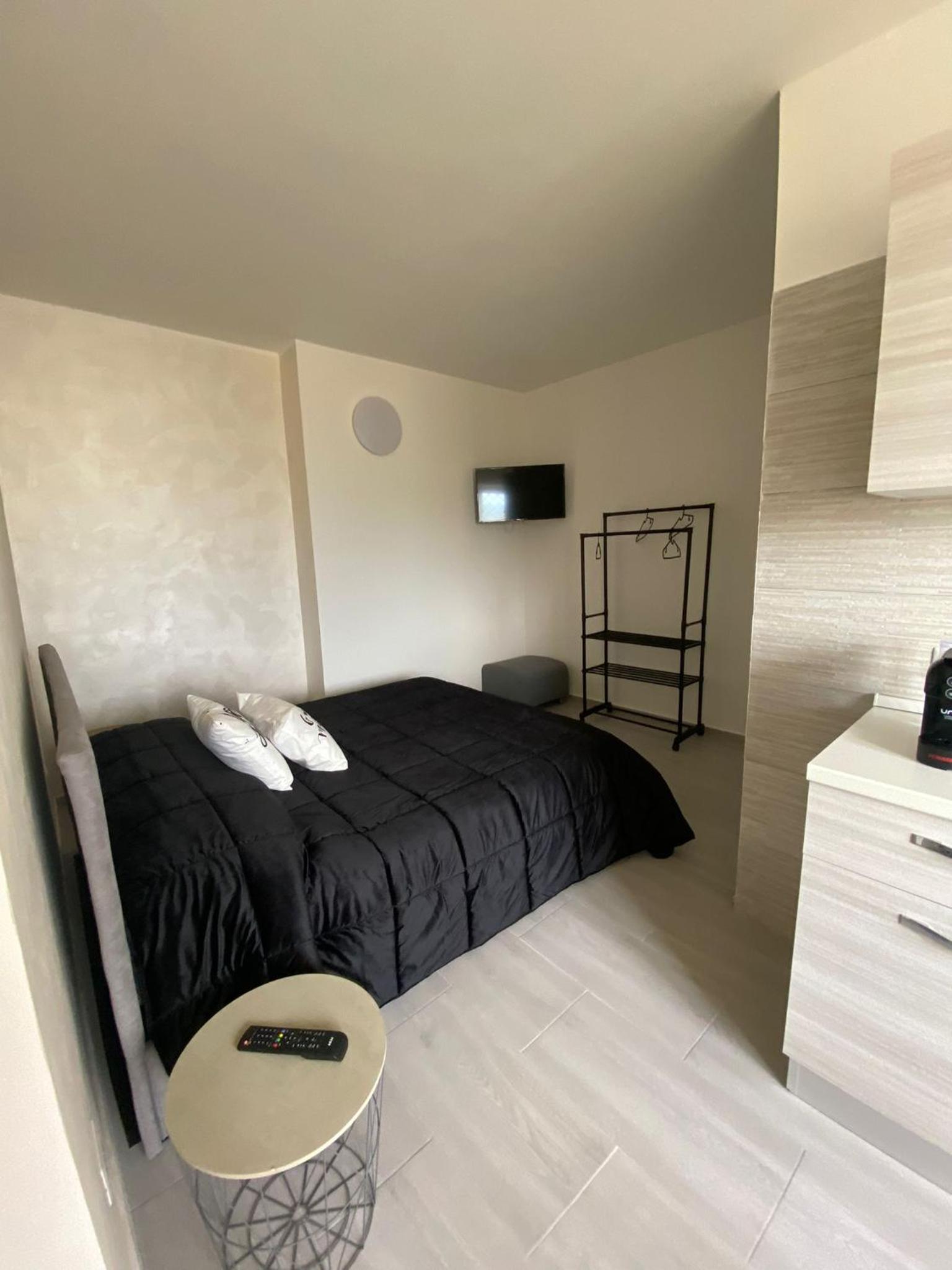 Standard Double Room - Photo 4