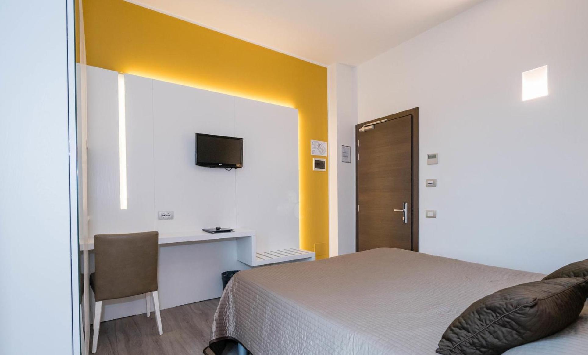 Standard Double or Twin Room with Balcony photo 2