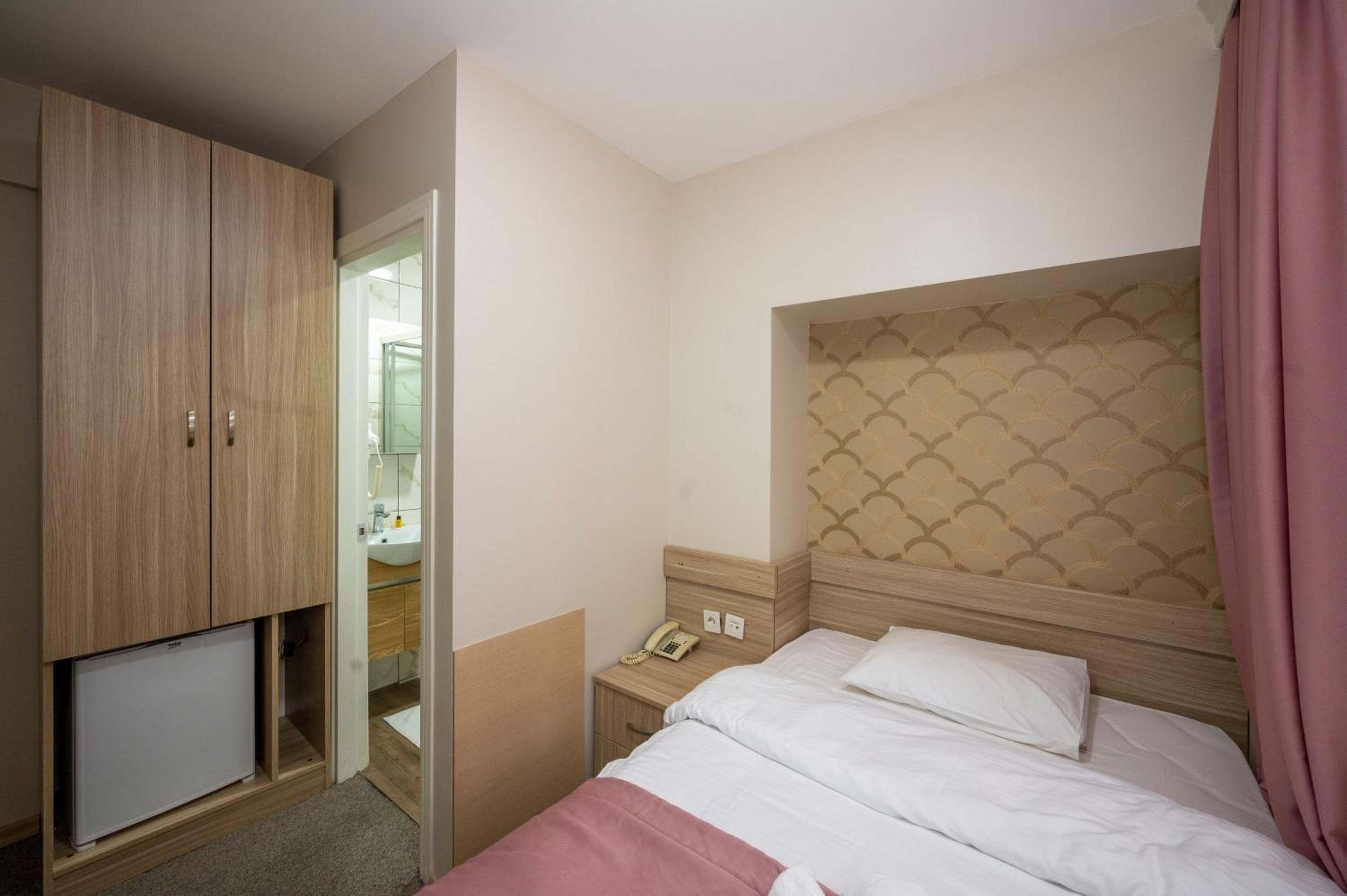 Standard Single Room photo 3