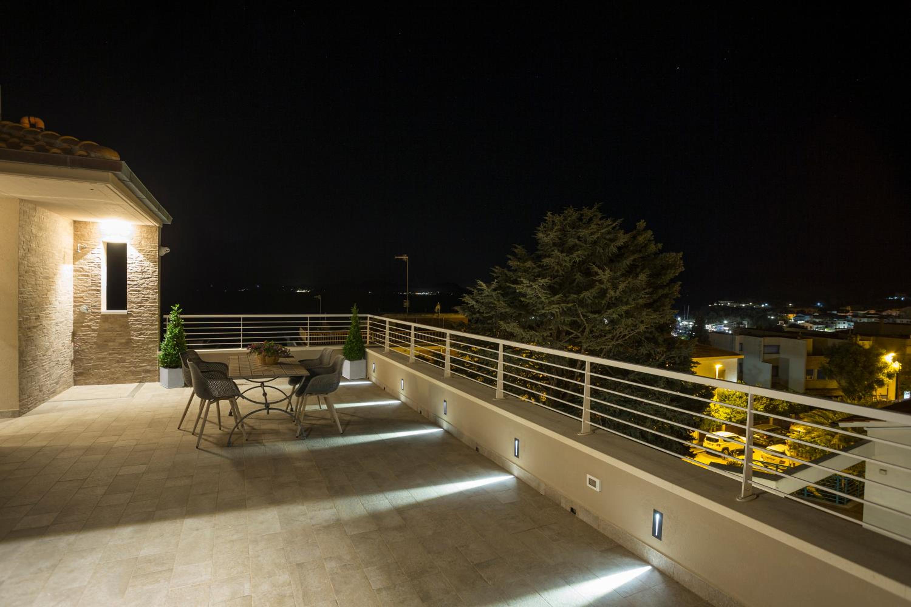 Apartment with Terrace photo 2