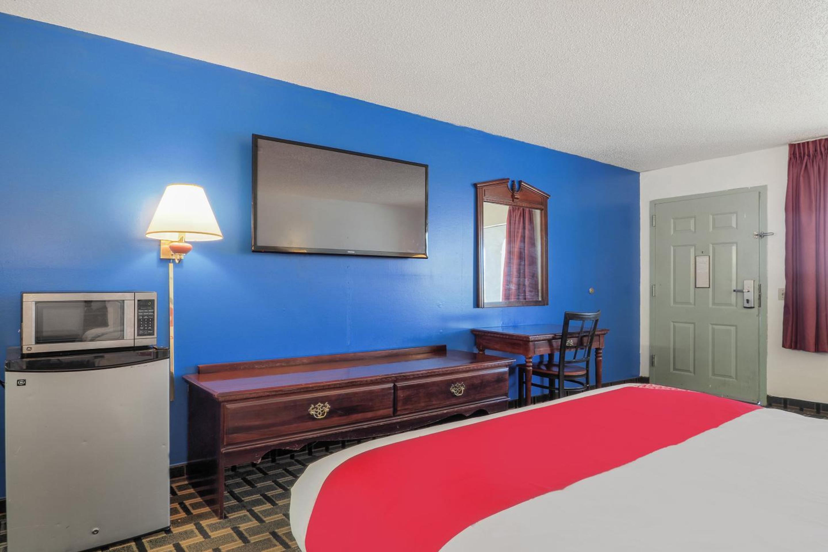 Lonestar Inn & Suites, Erick OK Hwy 40 BY OYO, Photo 3
