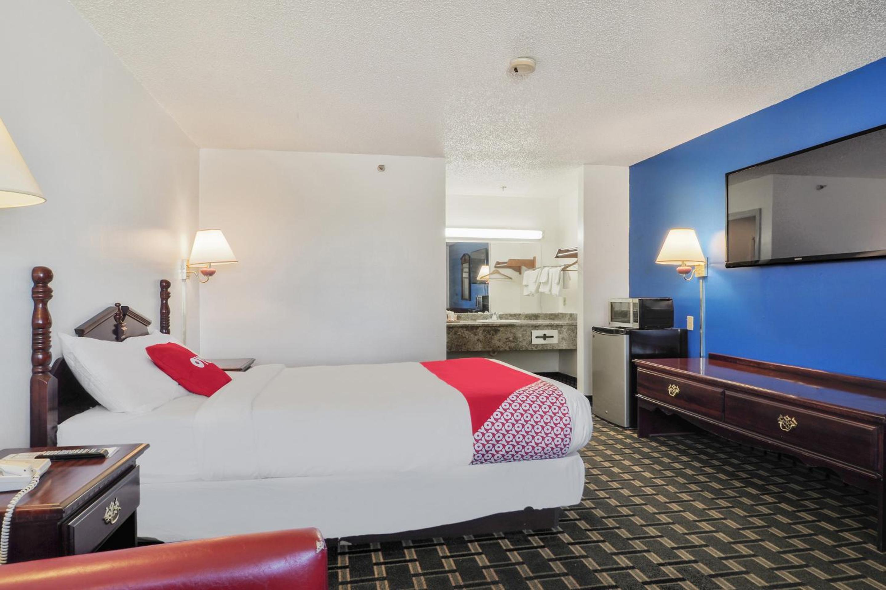 Lonestar Inn & Suites, Erick OK Hwy 40 BY OYO