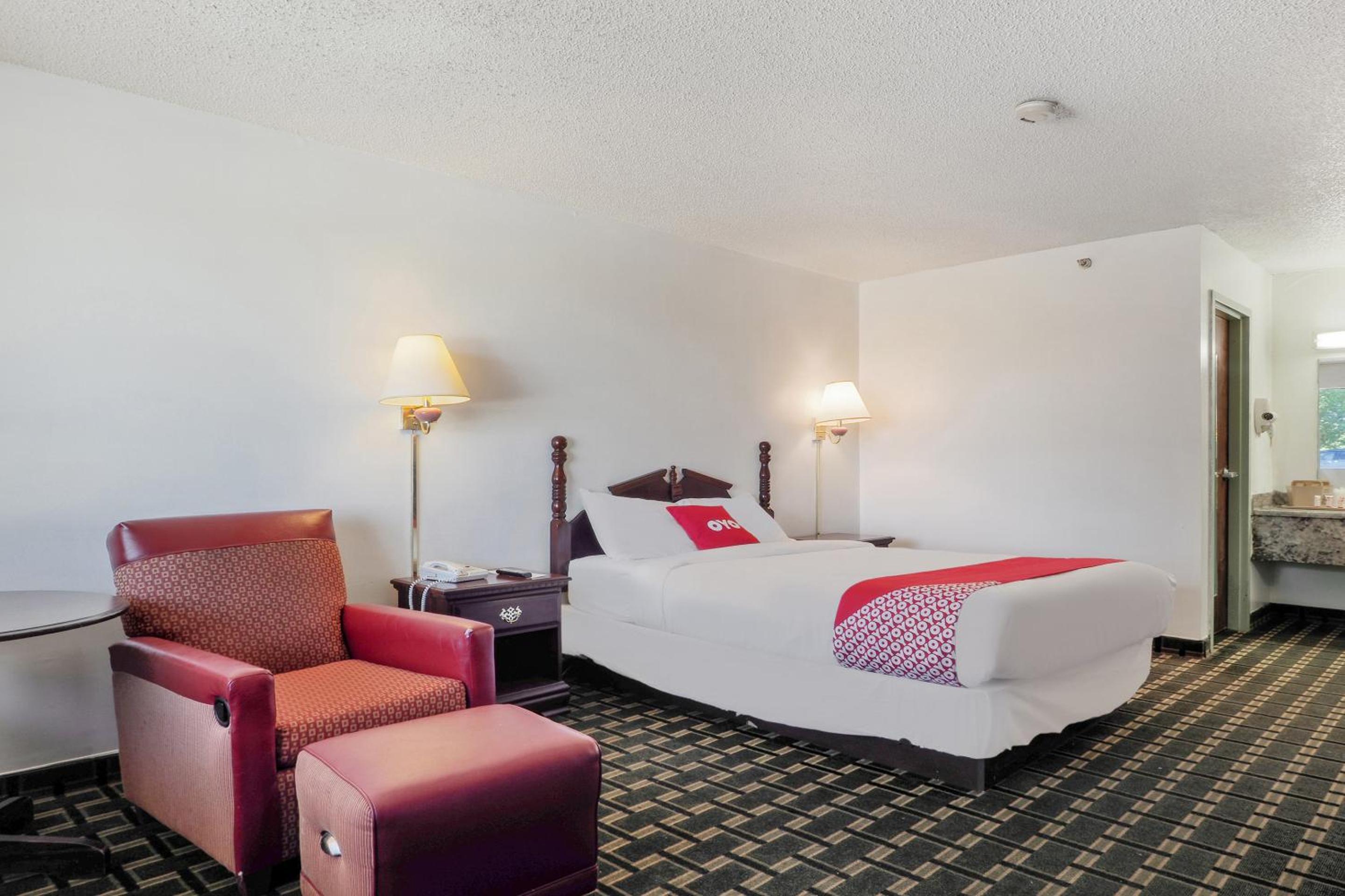 Lonestar Inn & Suites, Erick OK Hwy 40 BY OYO, Photo 6