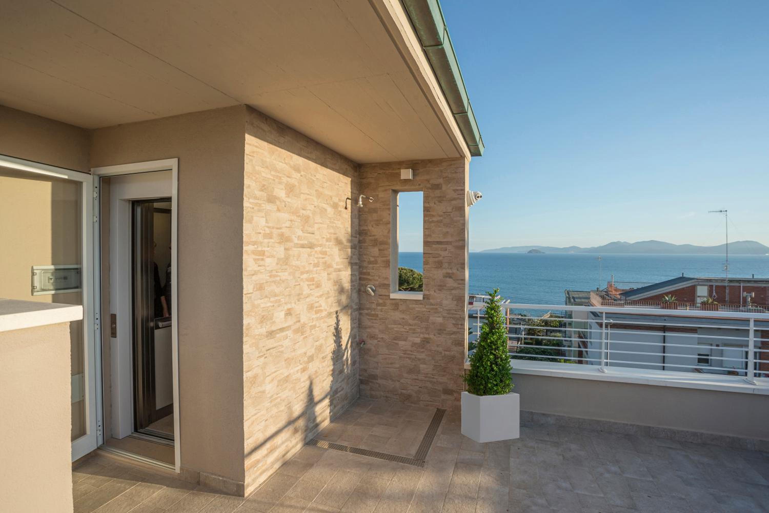 Apartment with Terrace photo 3