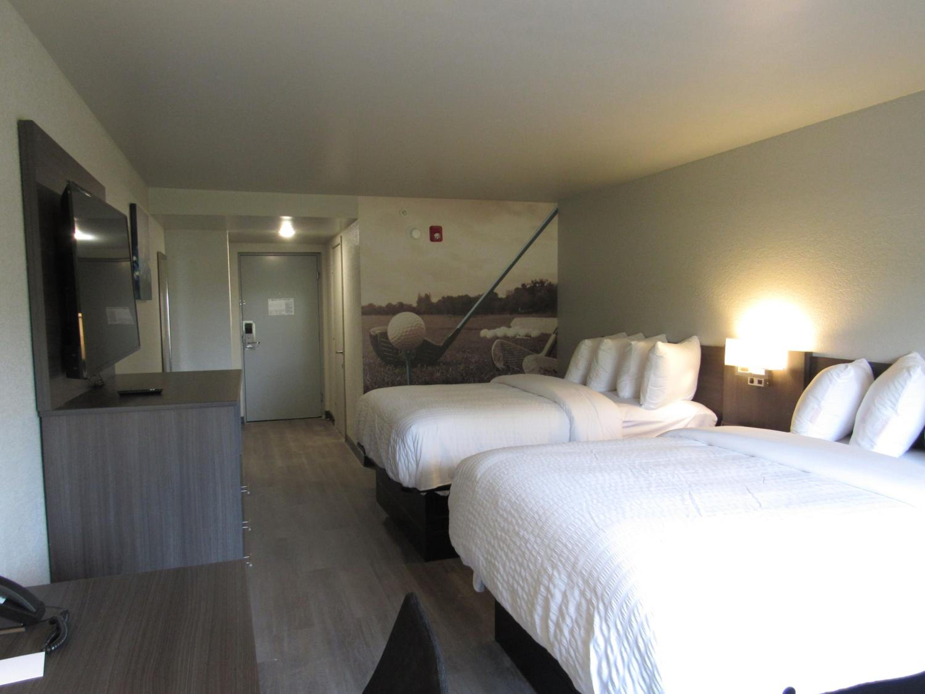 Double Room with Two Double Beds and Chair - Non-Smoking - Photo 9