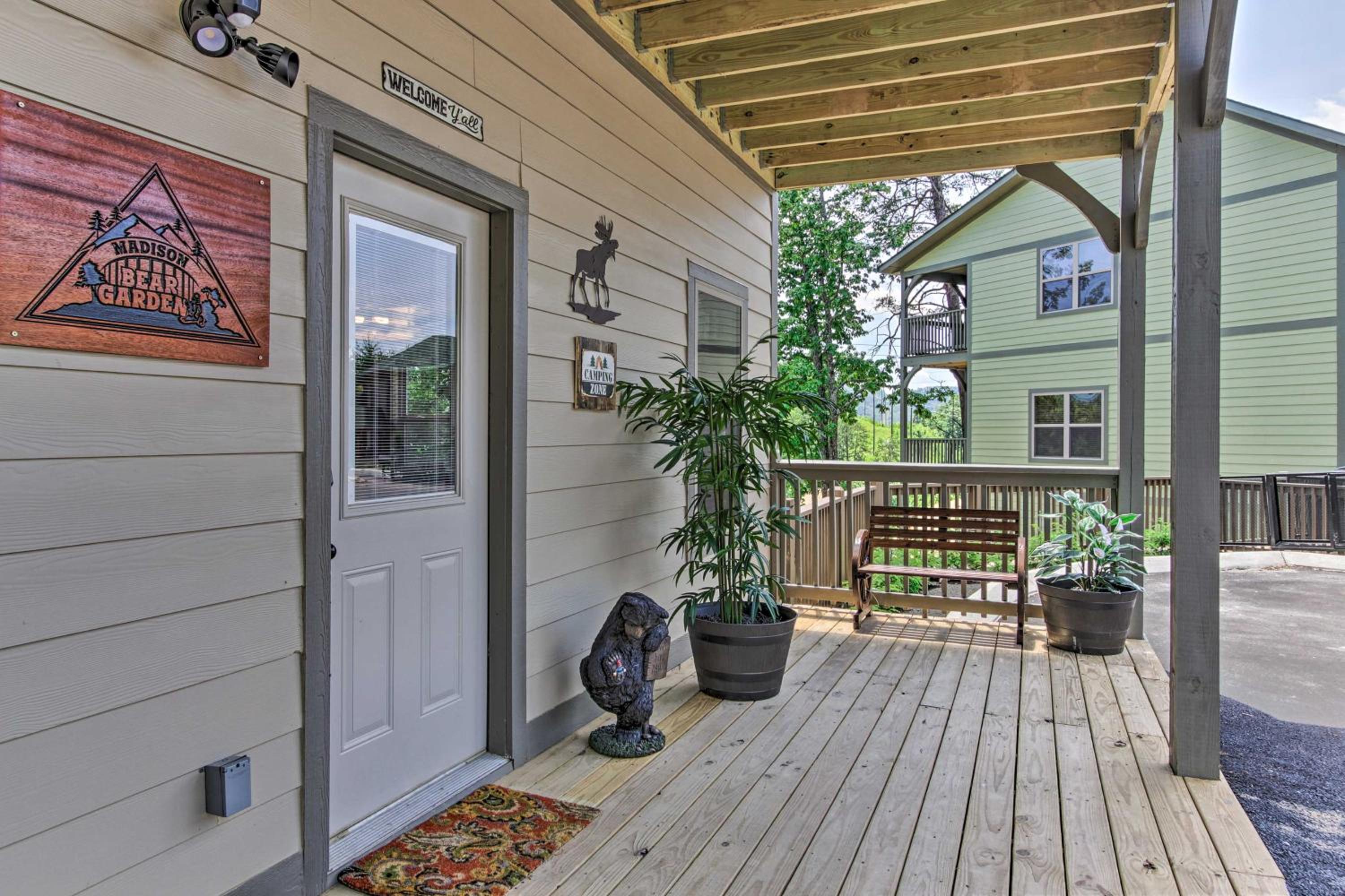 Seven-Bedroom House - Photo 17
