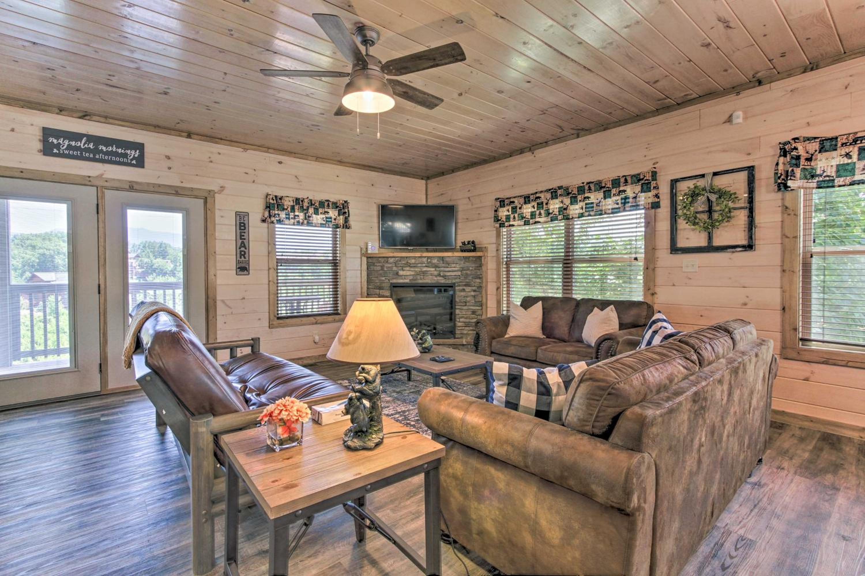Seven-Bedroom House - Photo 19