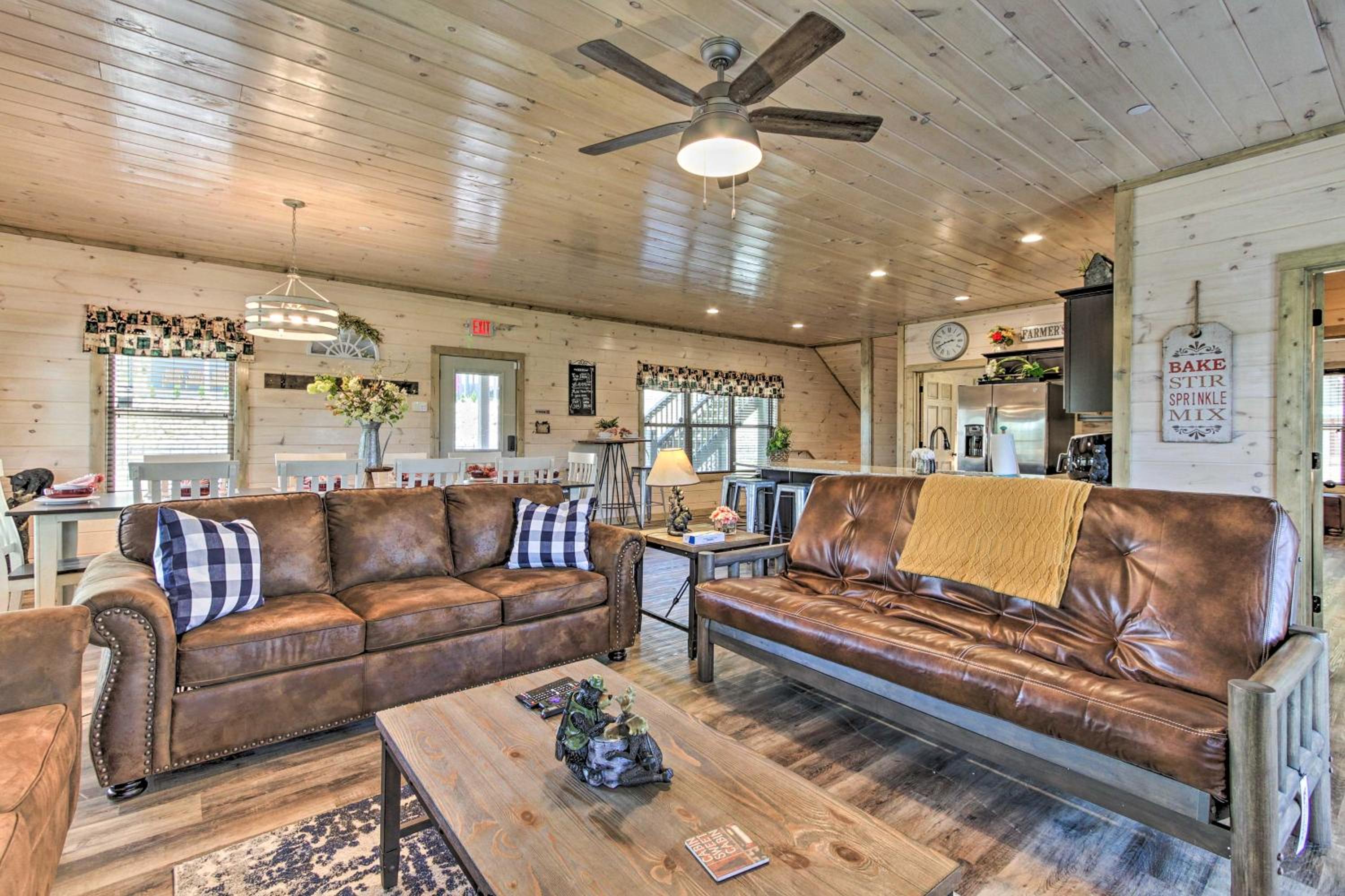 Seven-Bedroom House - Photo 30