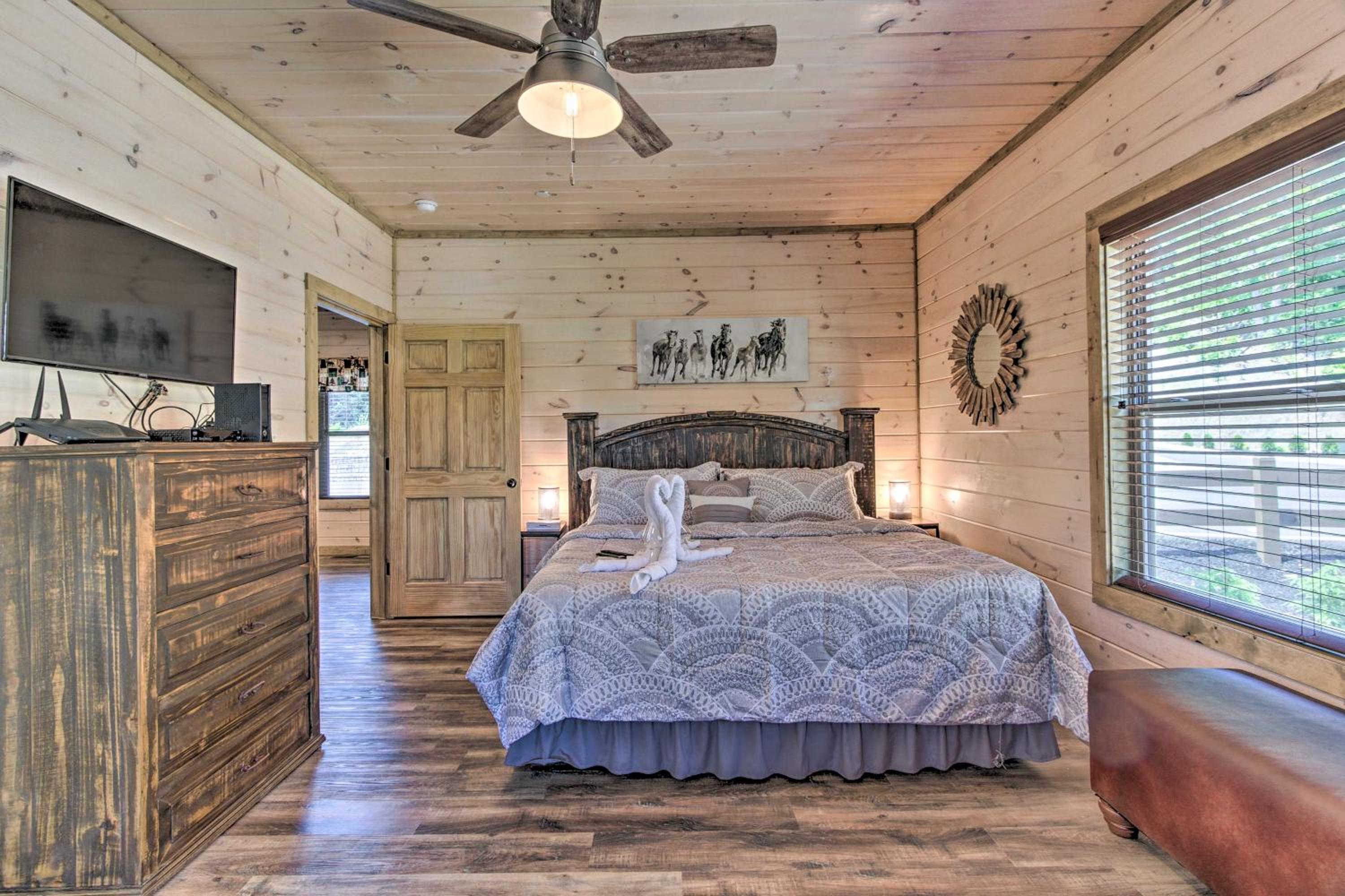 Seven-Bedroom House - Photo 36