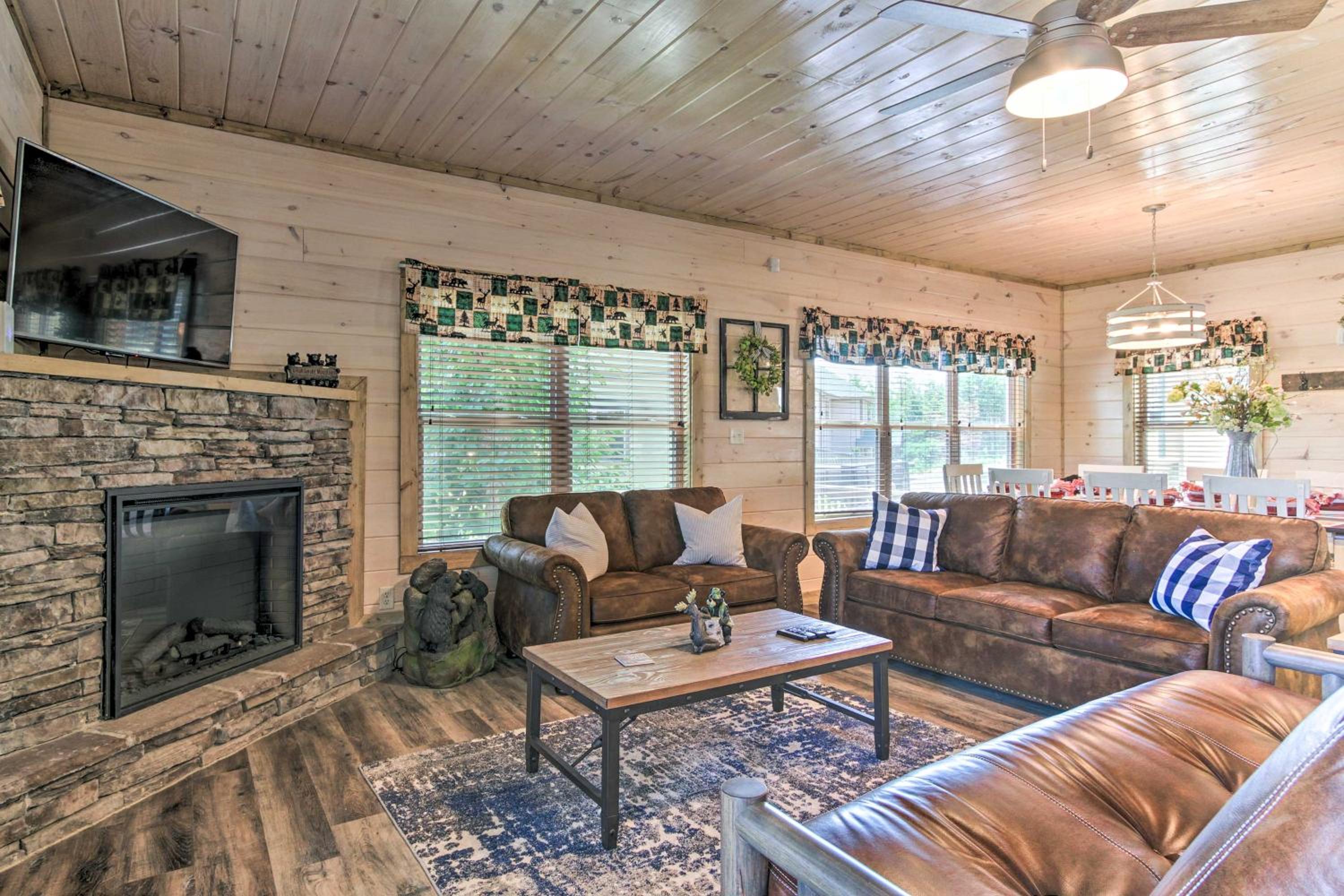 Seven-Bedroom House - Photo 45