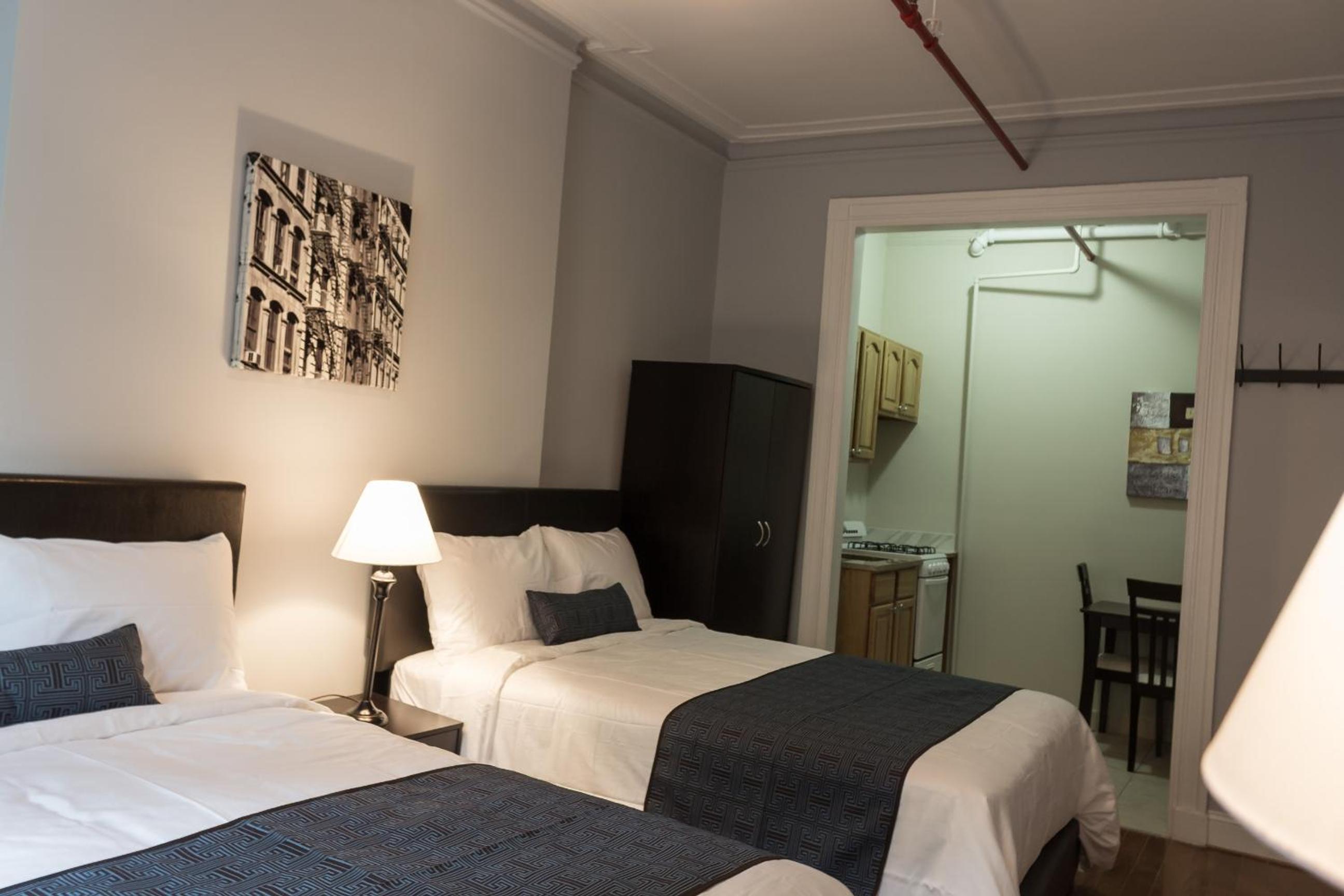 Standard Quadruple Room with Shared Bathroom photo 2
