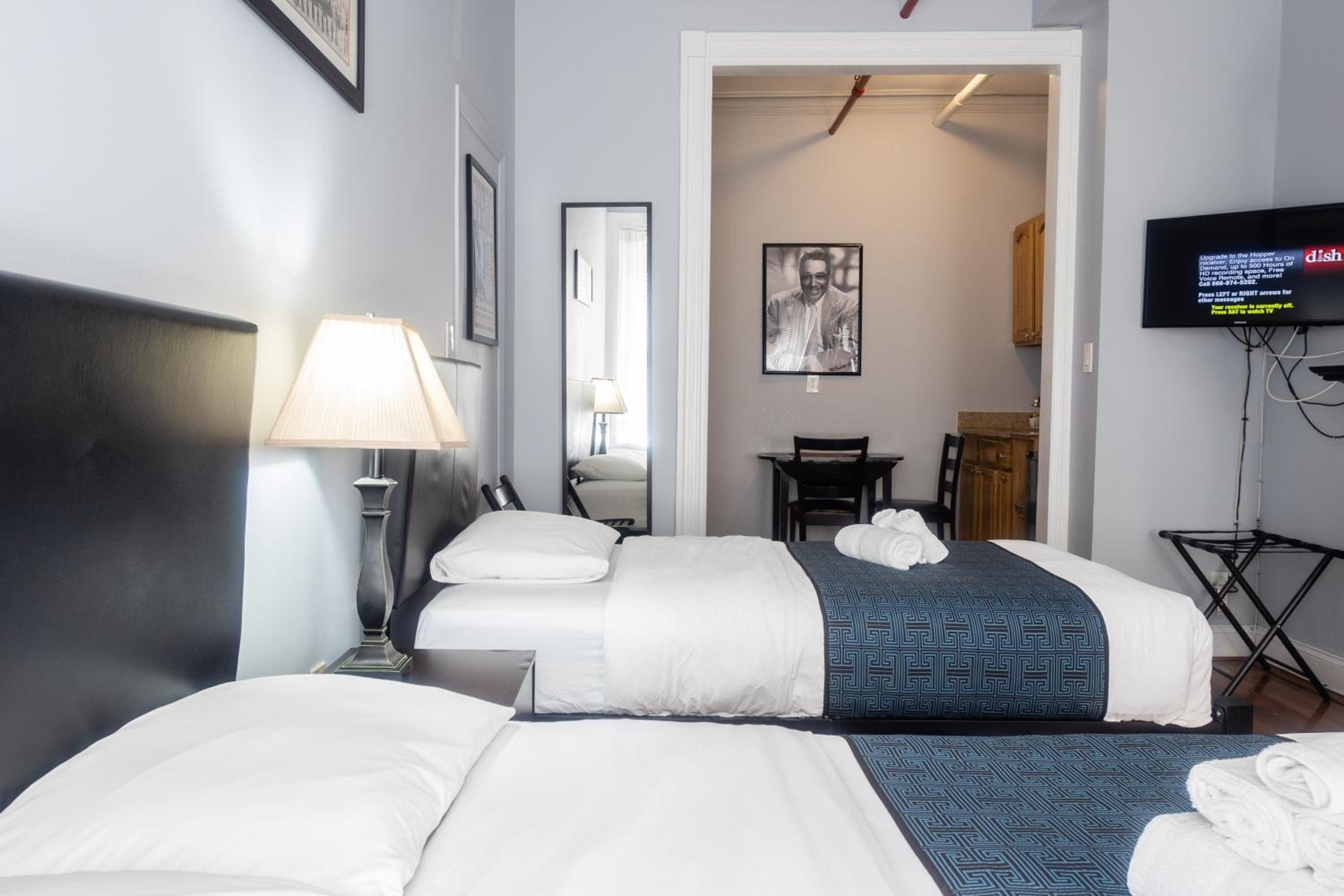 Standard Triple Room with Shared Bathroom photo 2