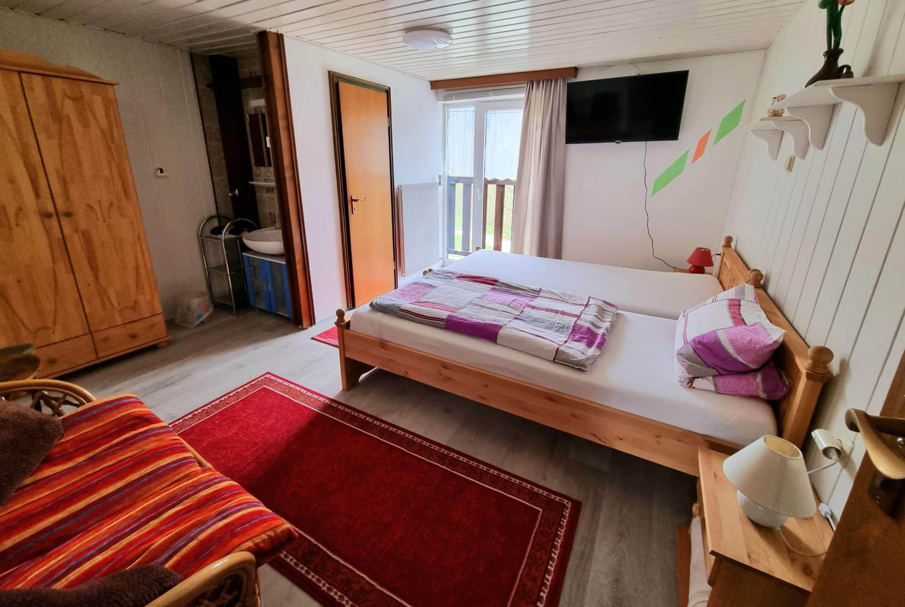 Budget Twin Room photo 2