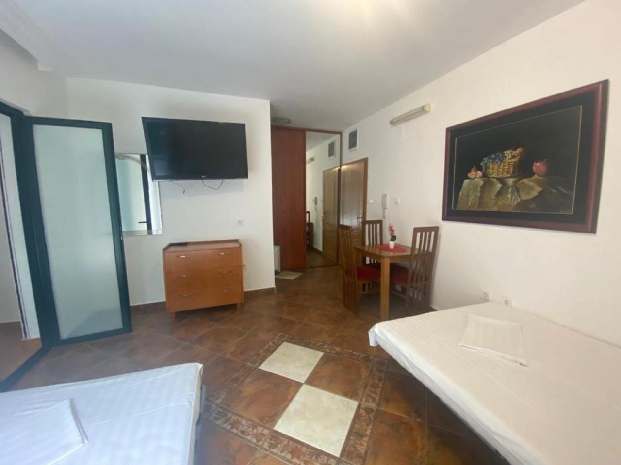Apartment With Balcony photo 1