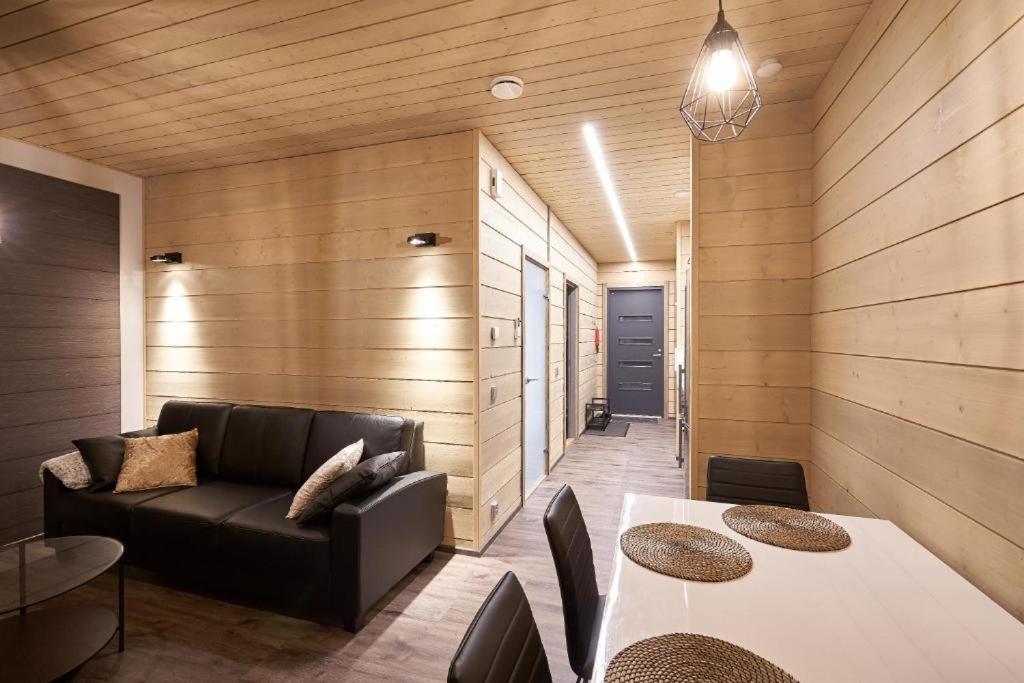 One-Bedroom Apartment - Photo 1