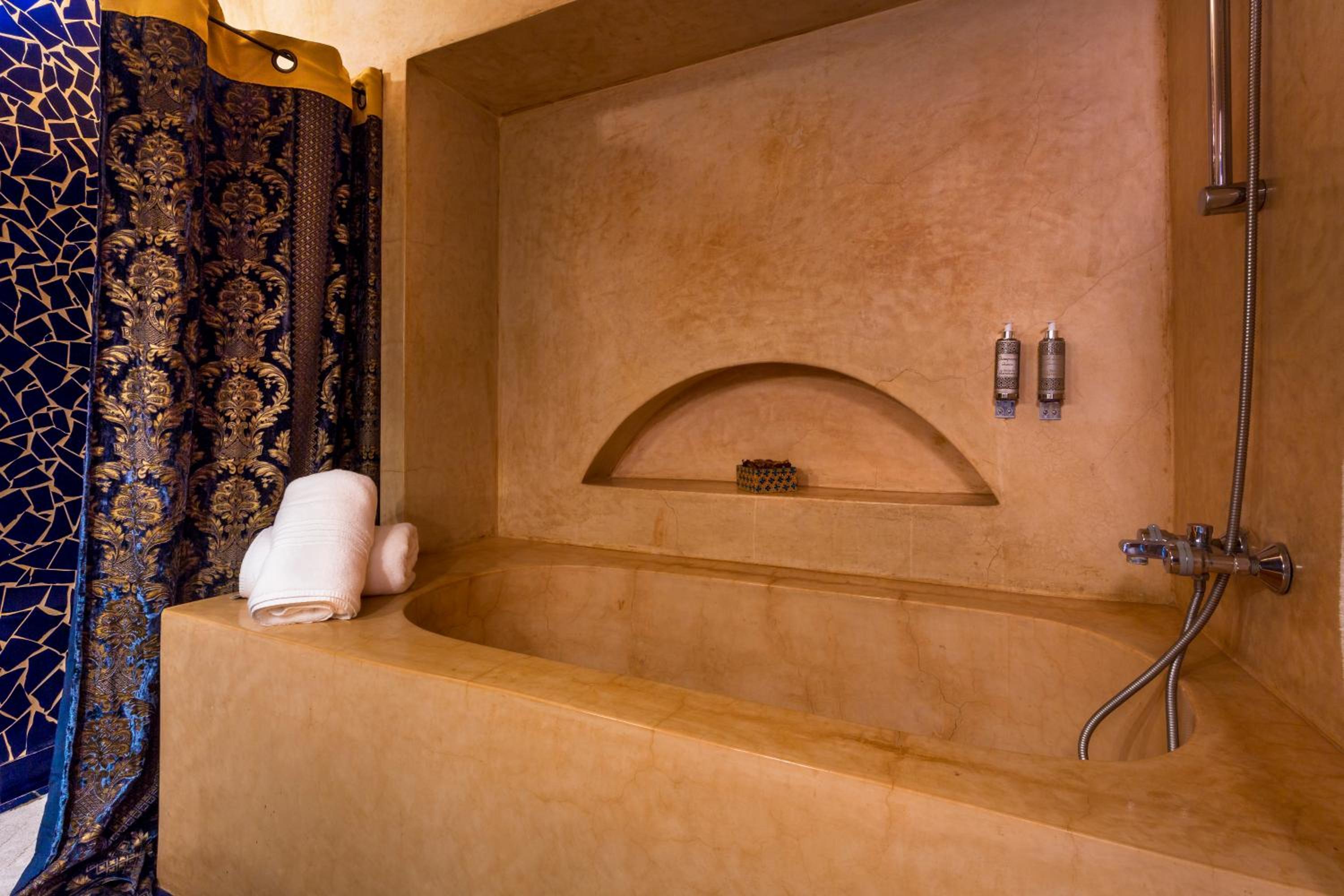 Deluxe Double Room - Photo 5