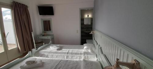 Double Room with Garden View - Photo 3