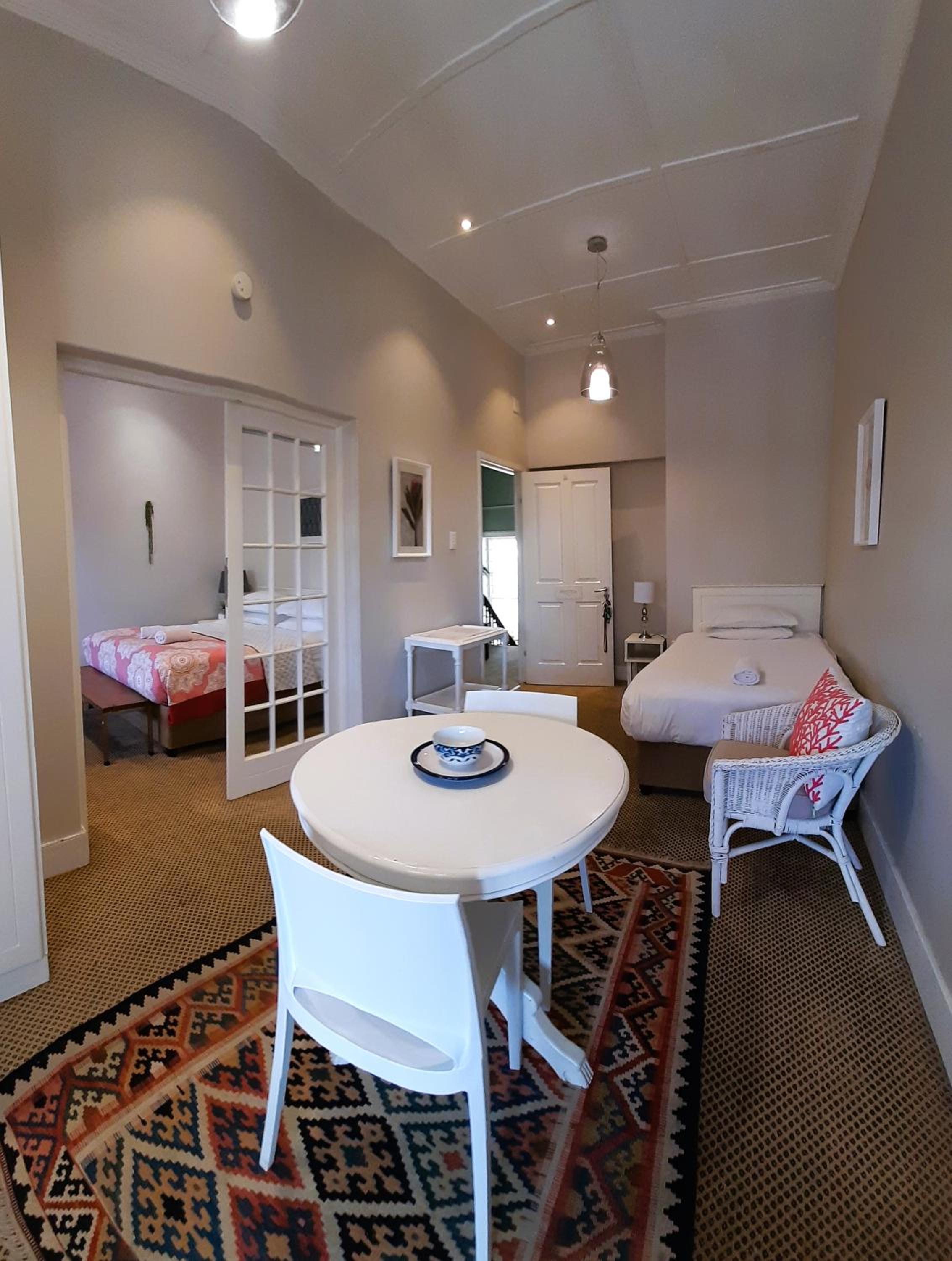 Deluxe Triple Room with Balcony - Photo 4
