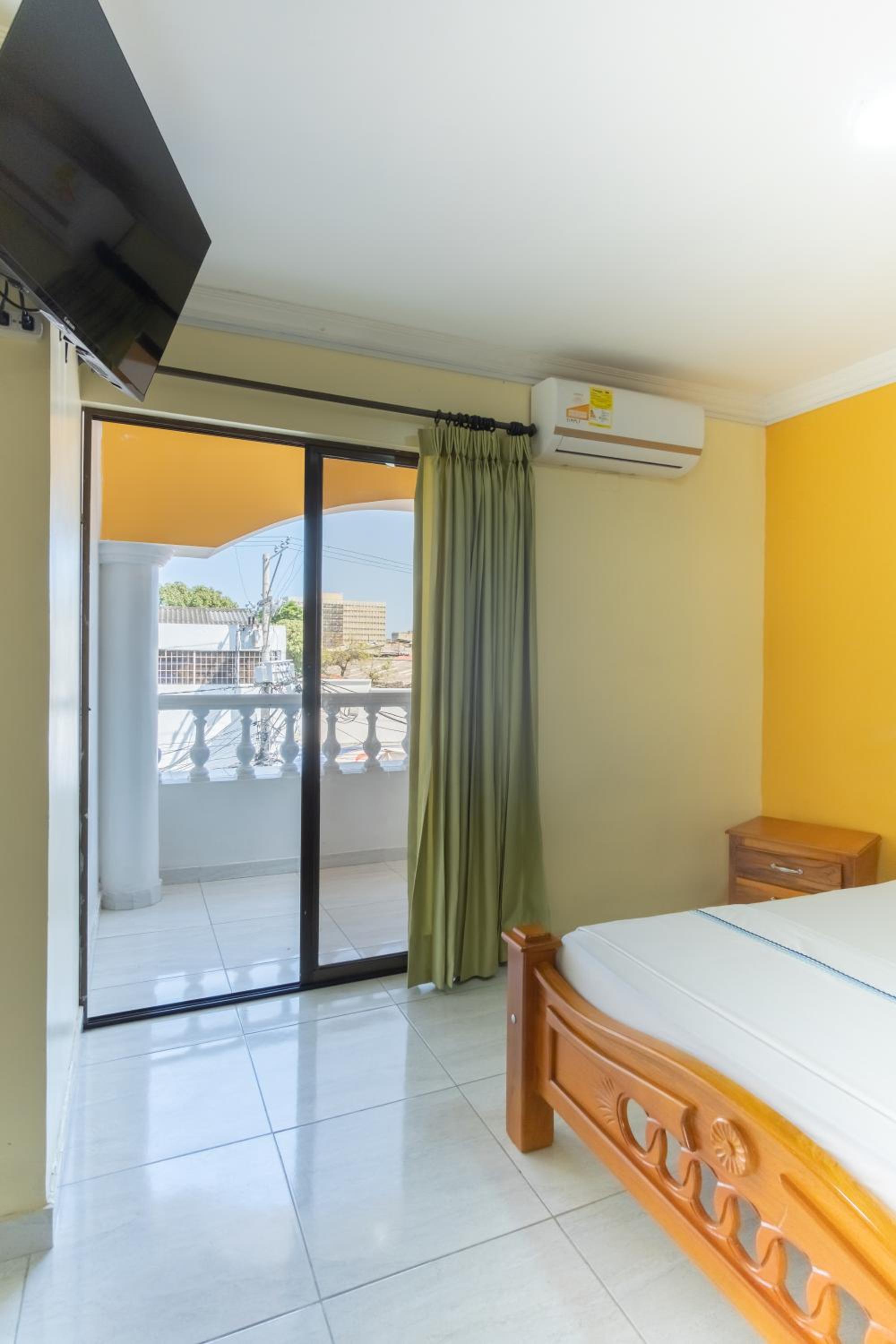 Deluxe Double Room with Balcony photo 1