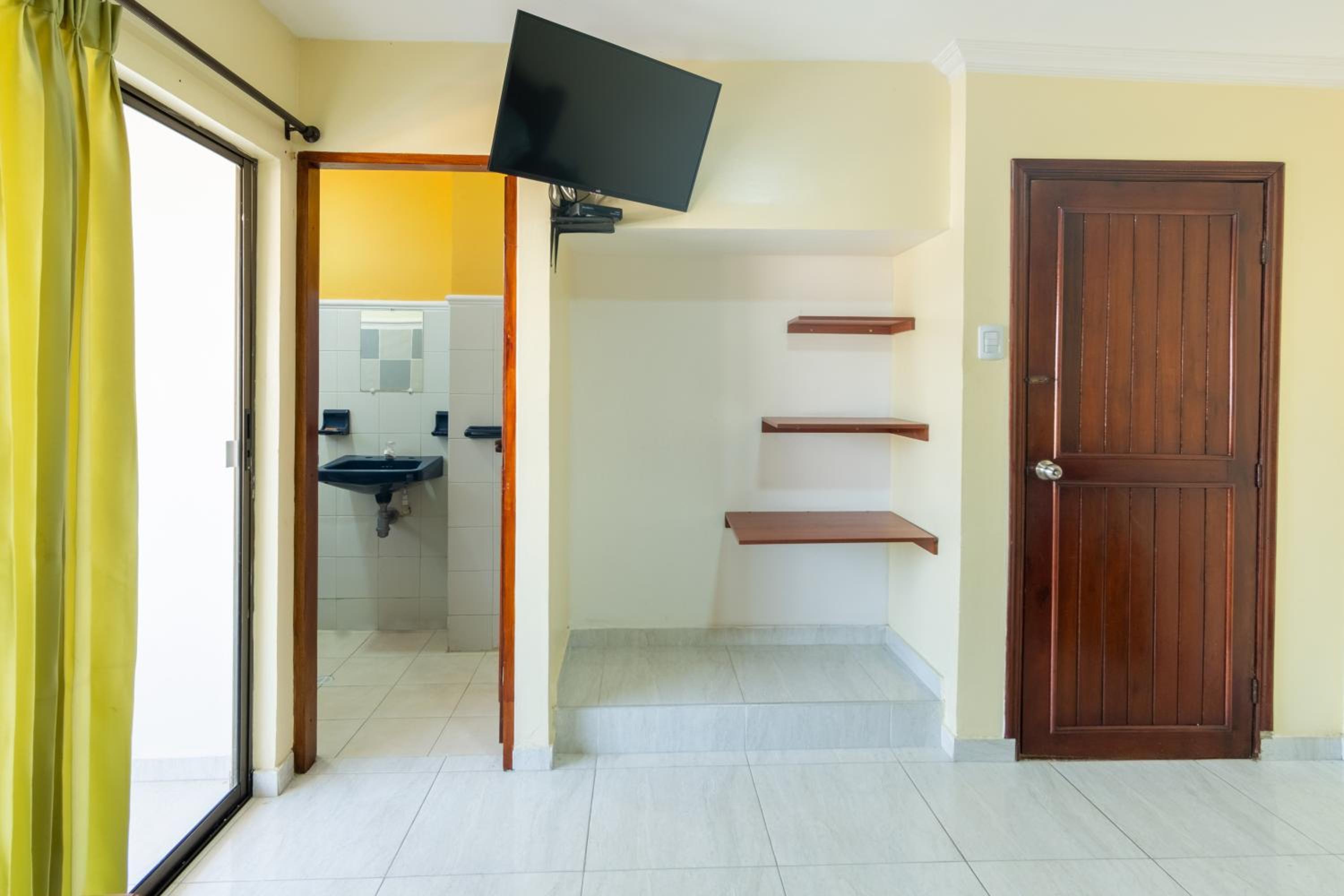 Deluxe Double Room with Balcony, photo 7