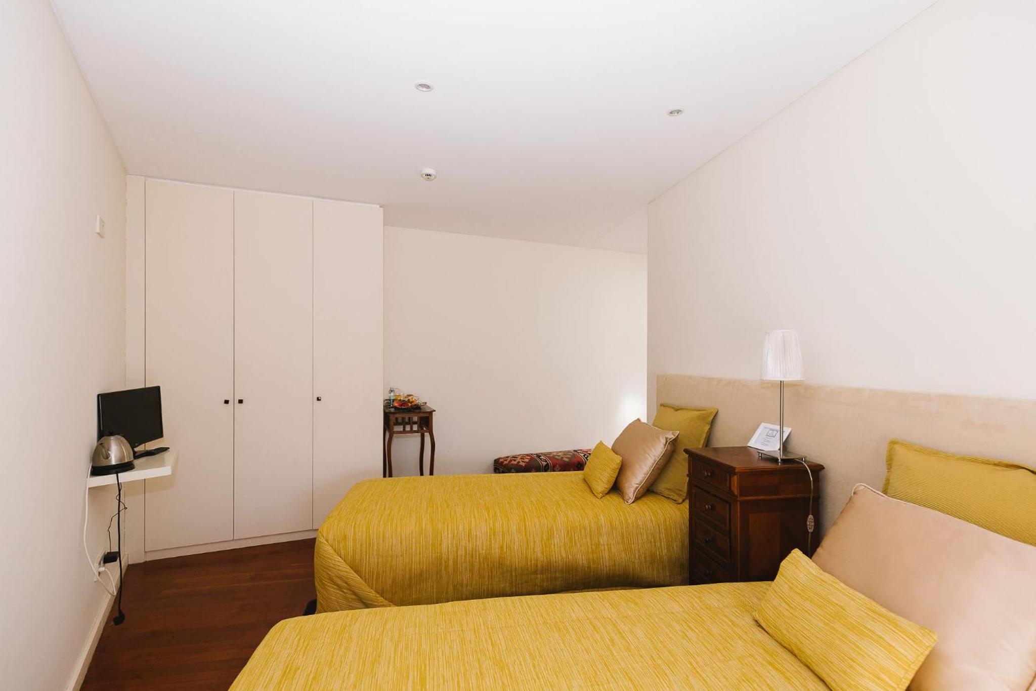 Twin Room with Private Bathroom photo 1