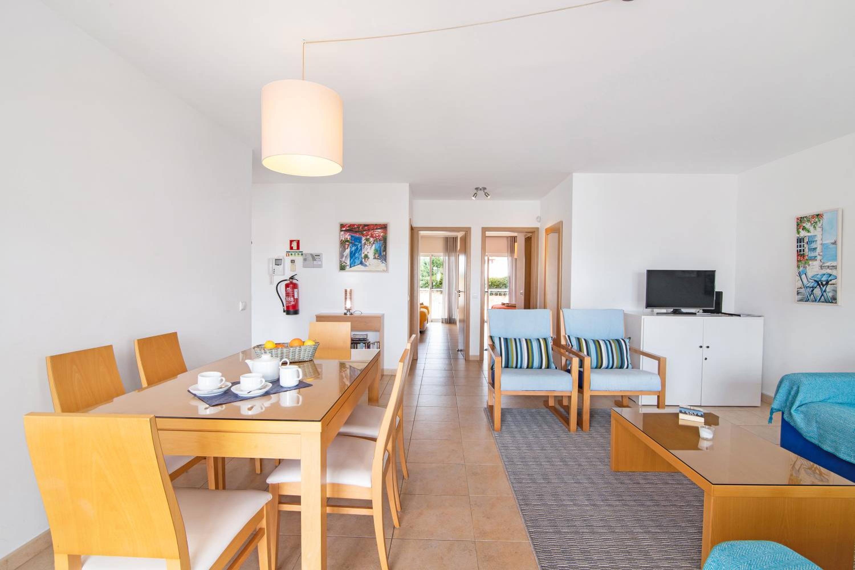 Two-Bedroom Deluxe Apartment with Garden View photo 1