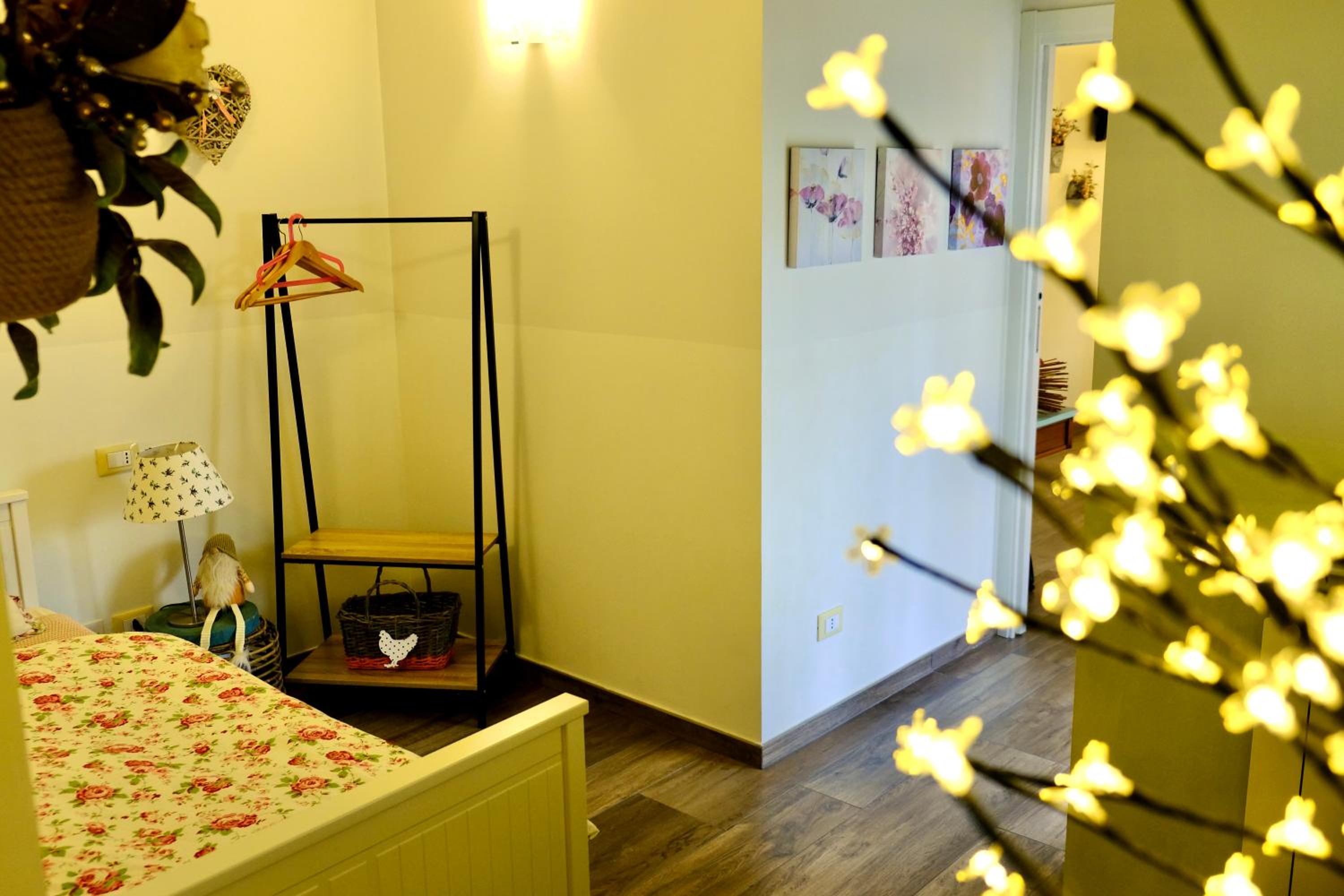 Deluxe Family Suite - Photo 10
