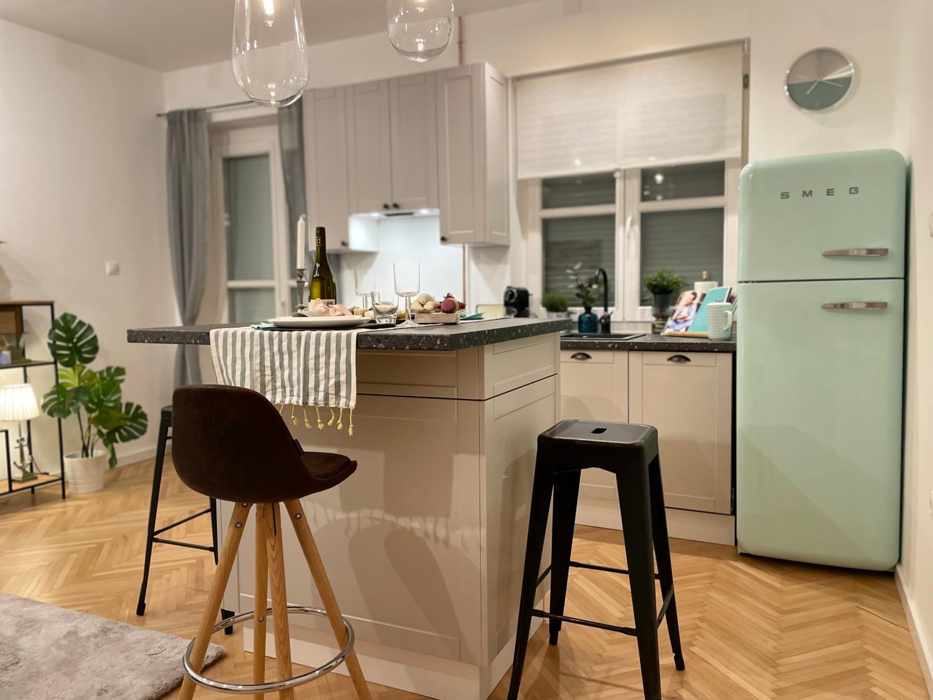 One-Bedroom Apartment - Photo 9