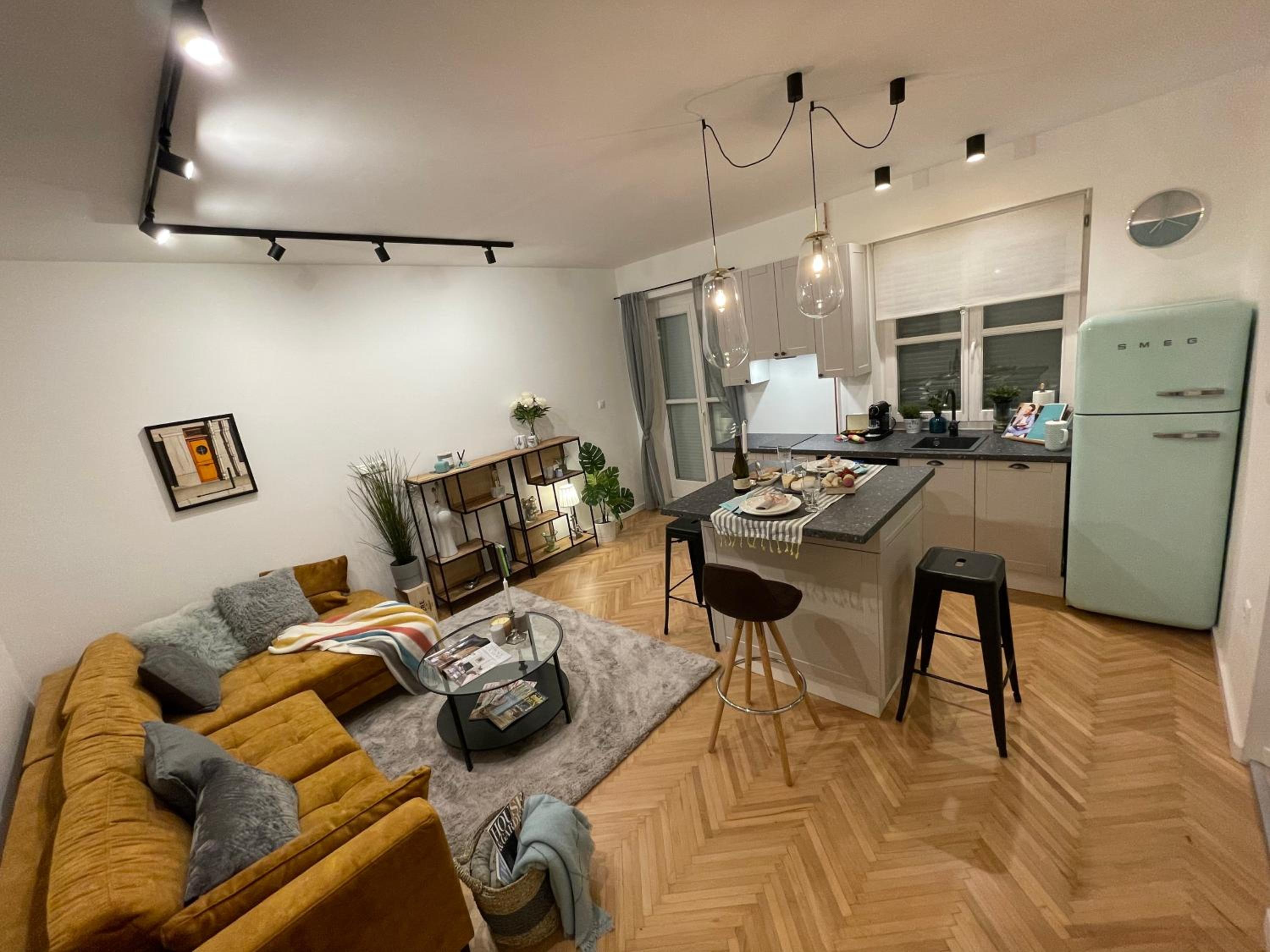 One-Bedroom Apartment - Photo 12