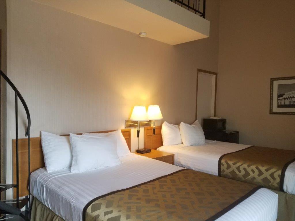 Standard Queen Room with Two Queen Beds