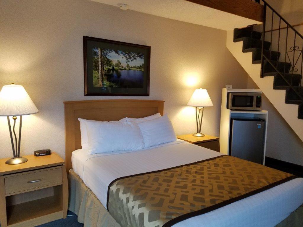 Queen Room with Two Queen Beds and Loft
