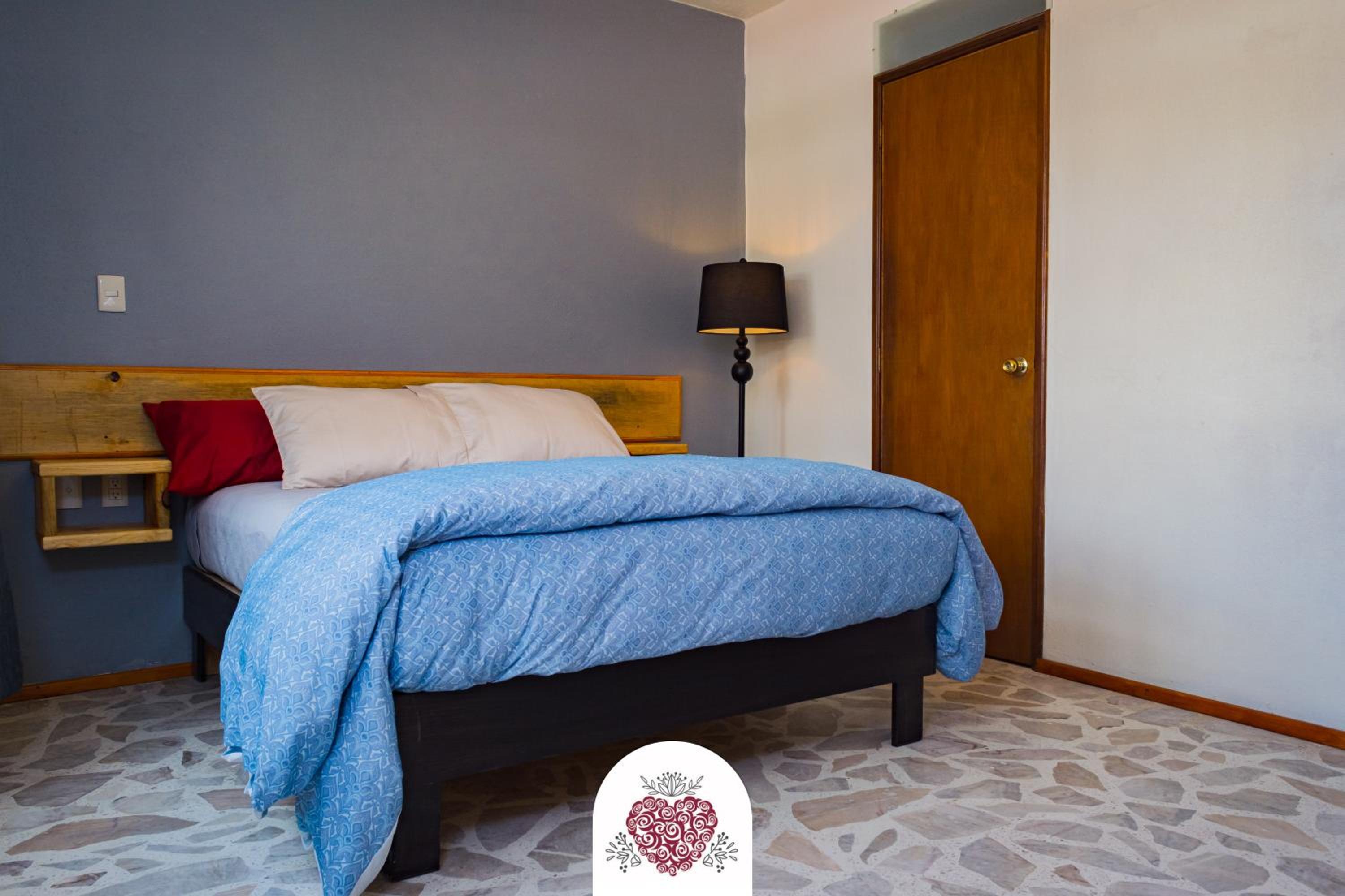 Small Double Room - Photo 4