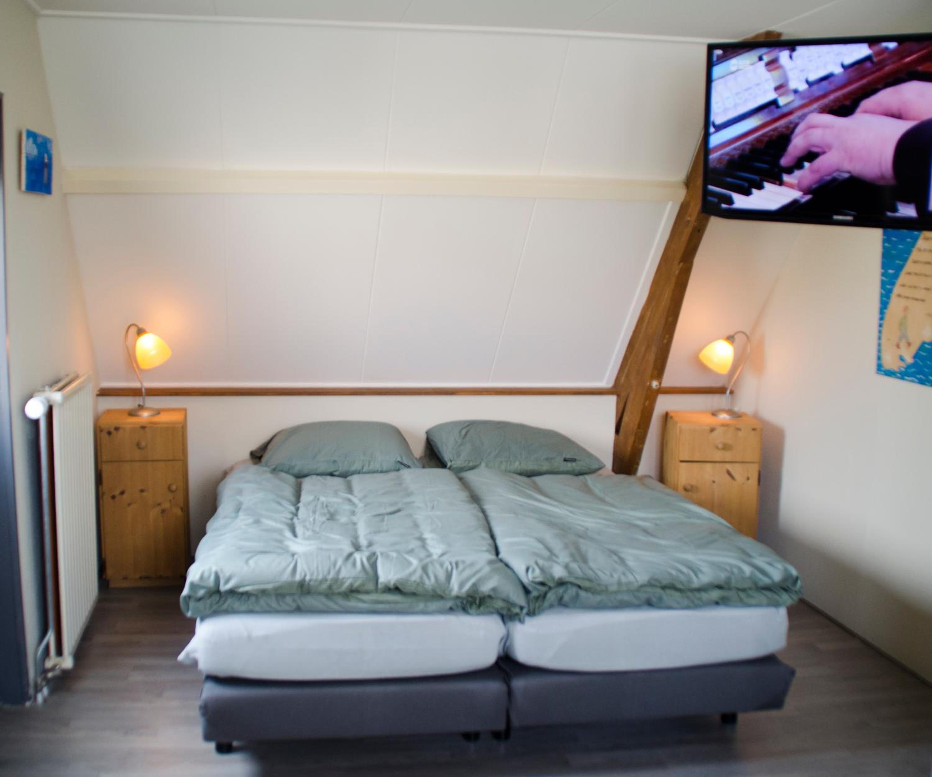 Double or Twin Room with Private Bathroom - Photo 1
