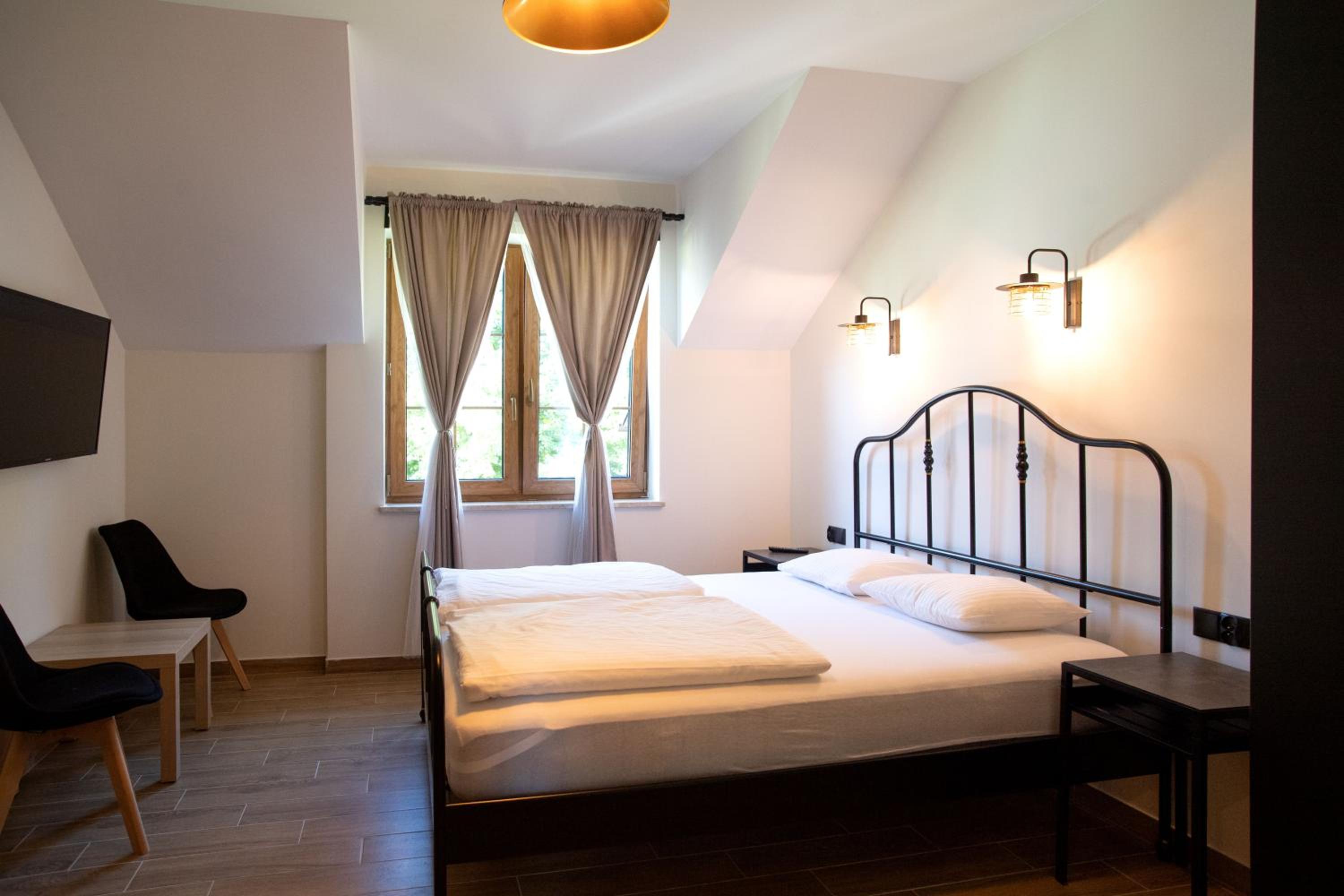 Double Room with Private Bathroom photo 3