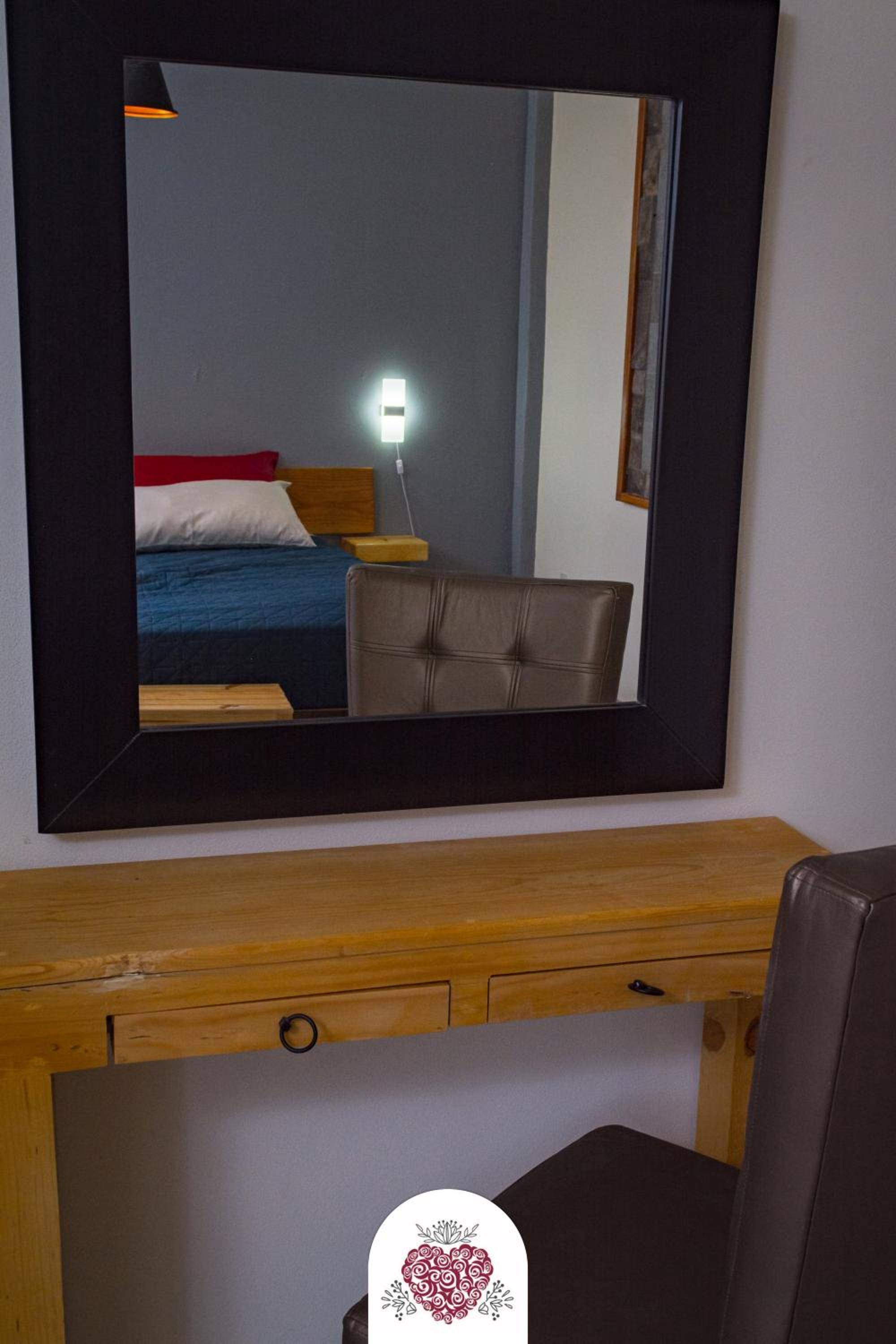 Double Room with Private Bathroom - Photo 4