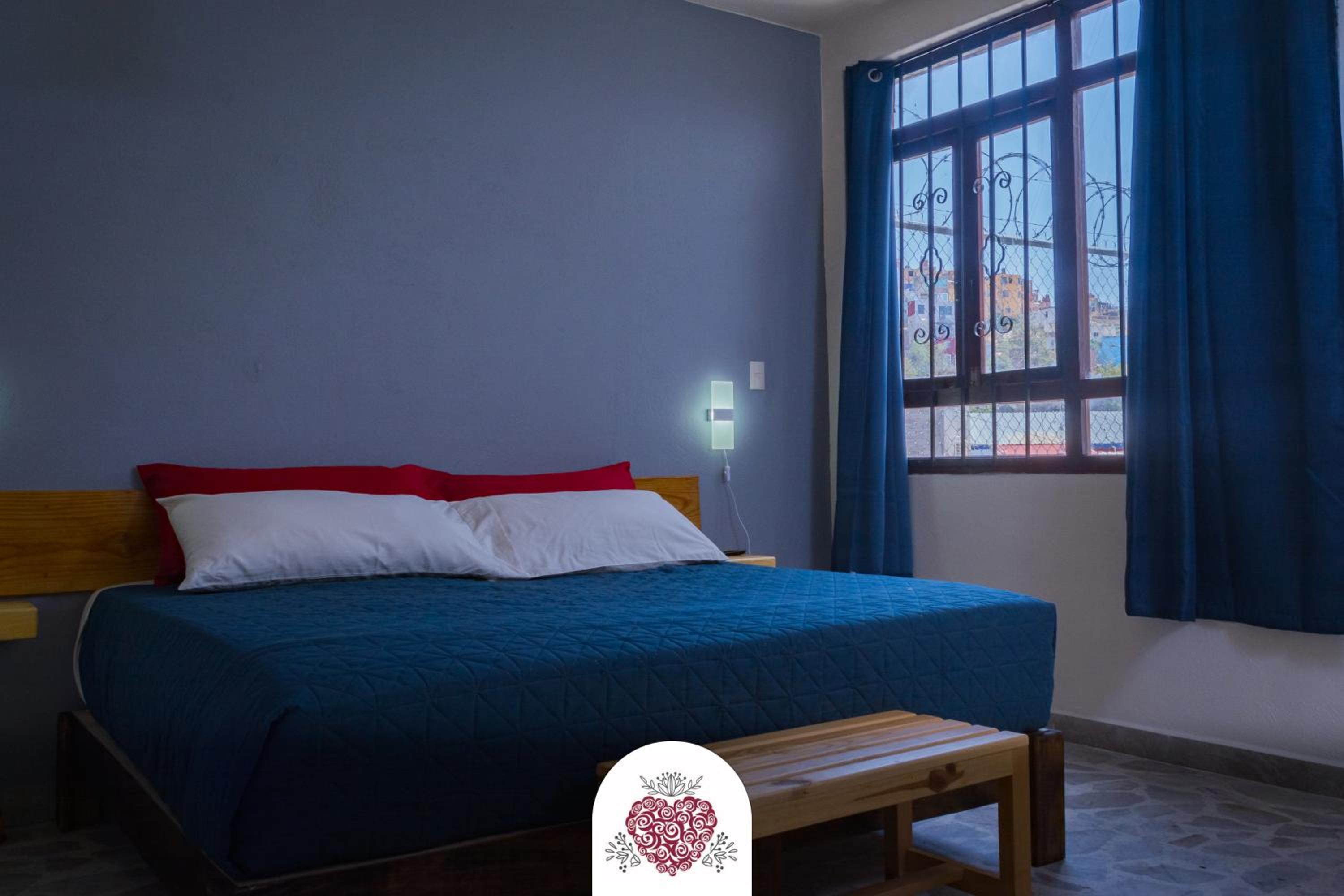 Double Room with Private Bathroom - Photo 1