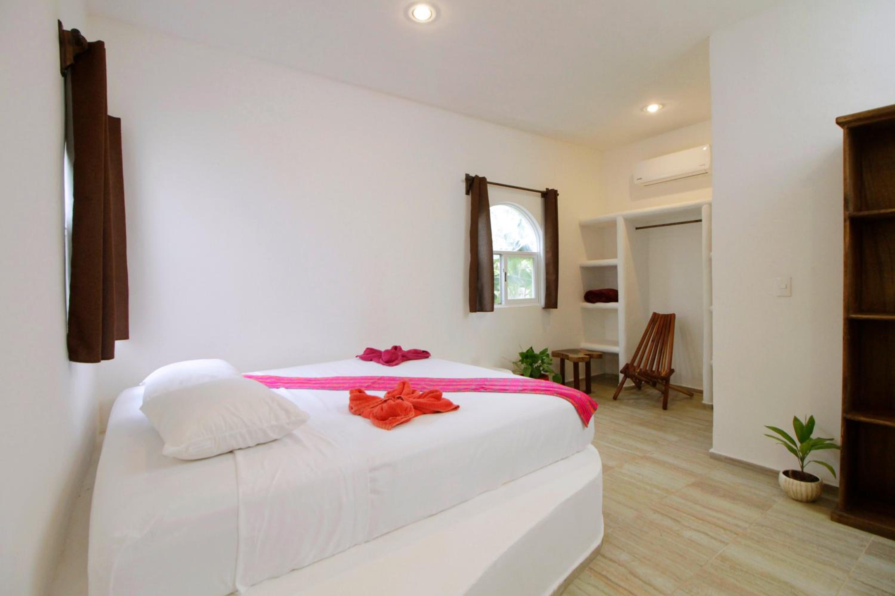 Three-Bedroom Villa - Photo 1